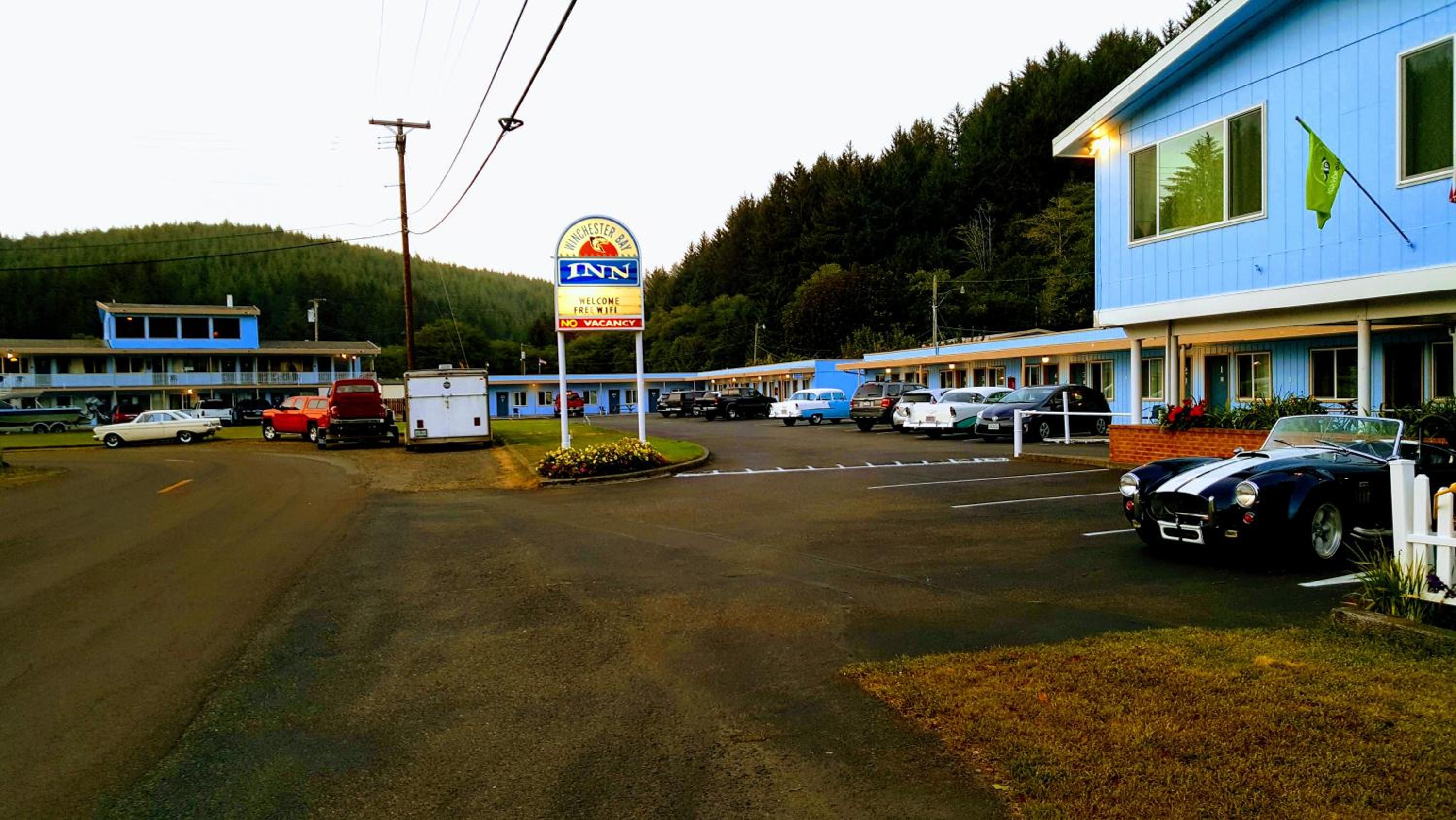 Winchester Bay Inn