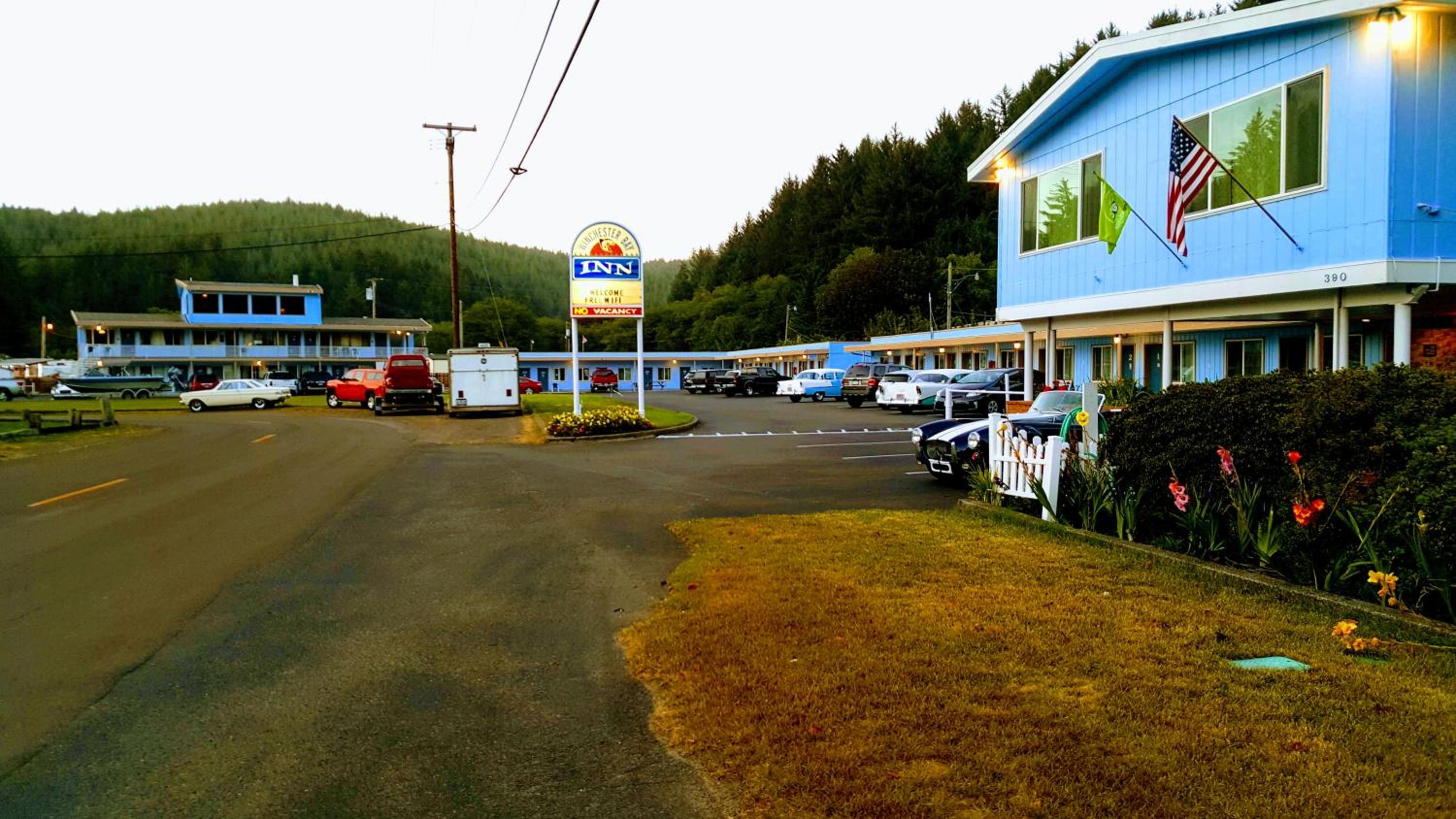 Winchester Bay Inn