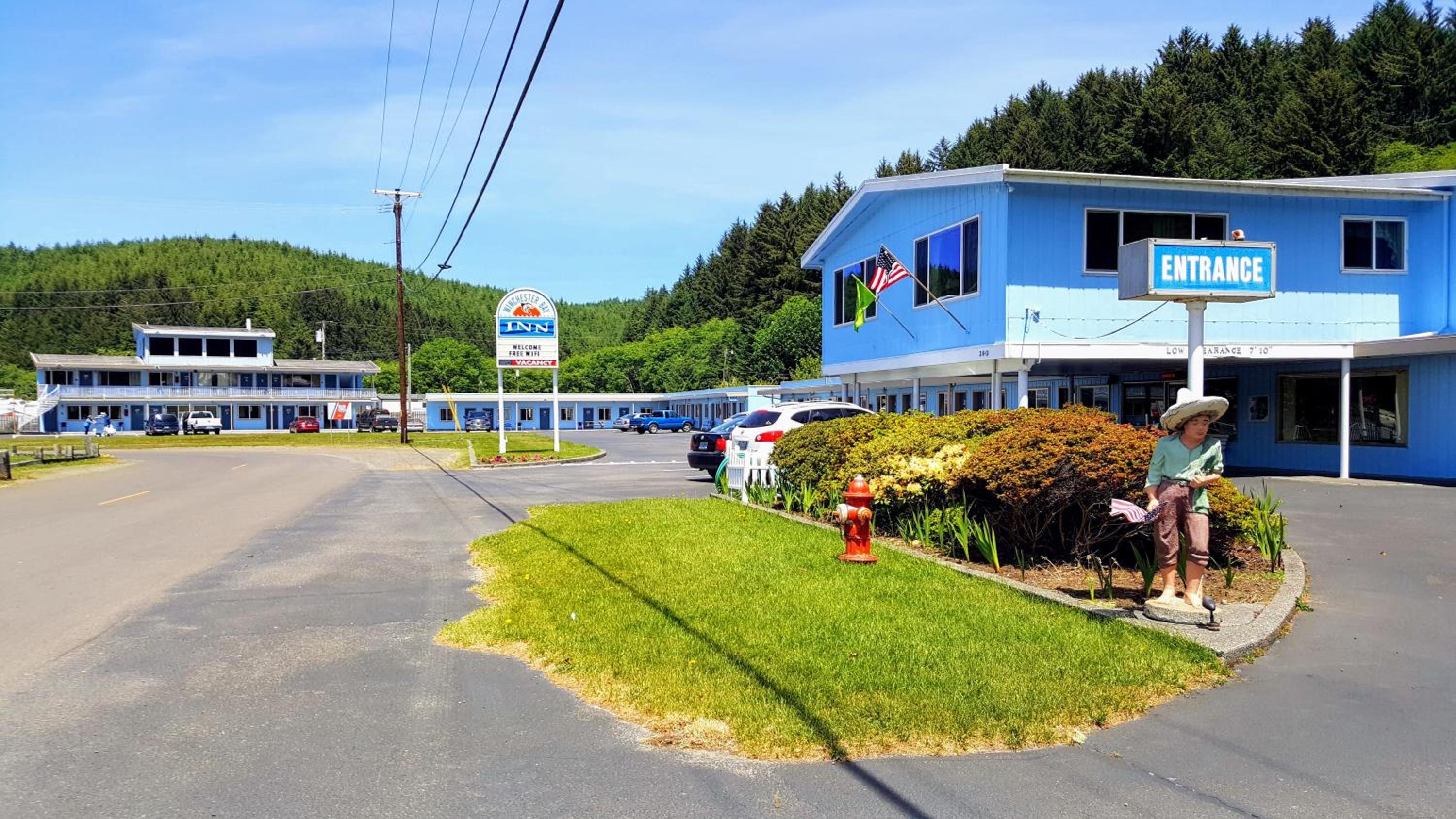 Winchester Bay Inn