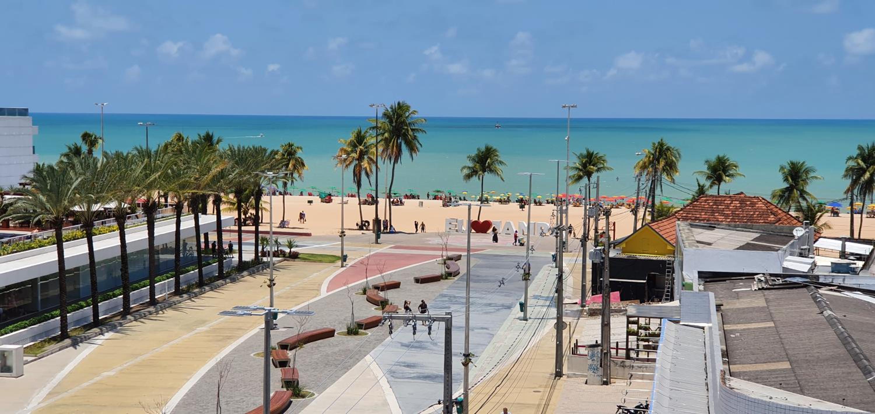 Cabo Branco, 70 m da praia de Tambaú
