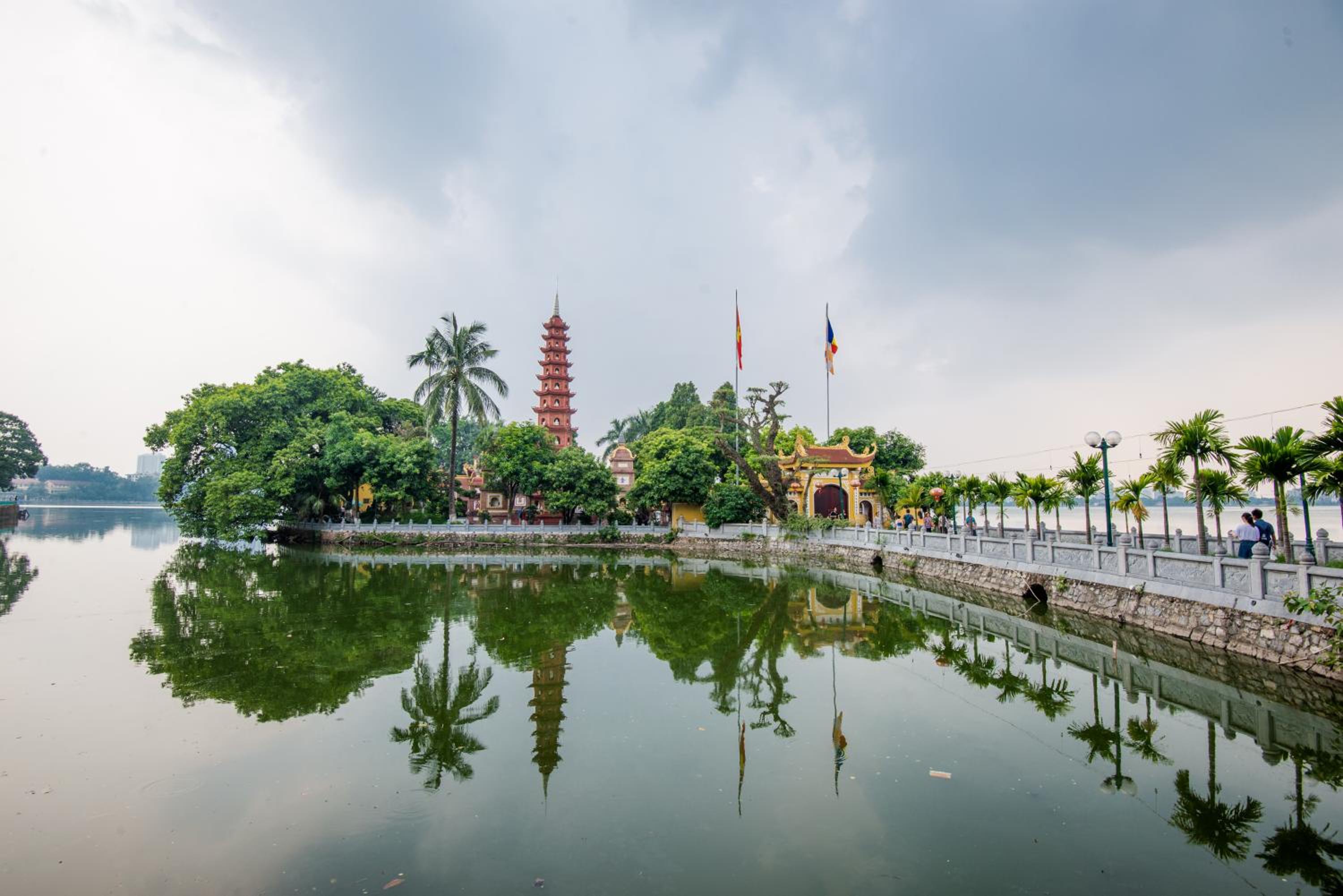 22housing Hotel & Apartment 81 Linh Lang