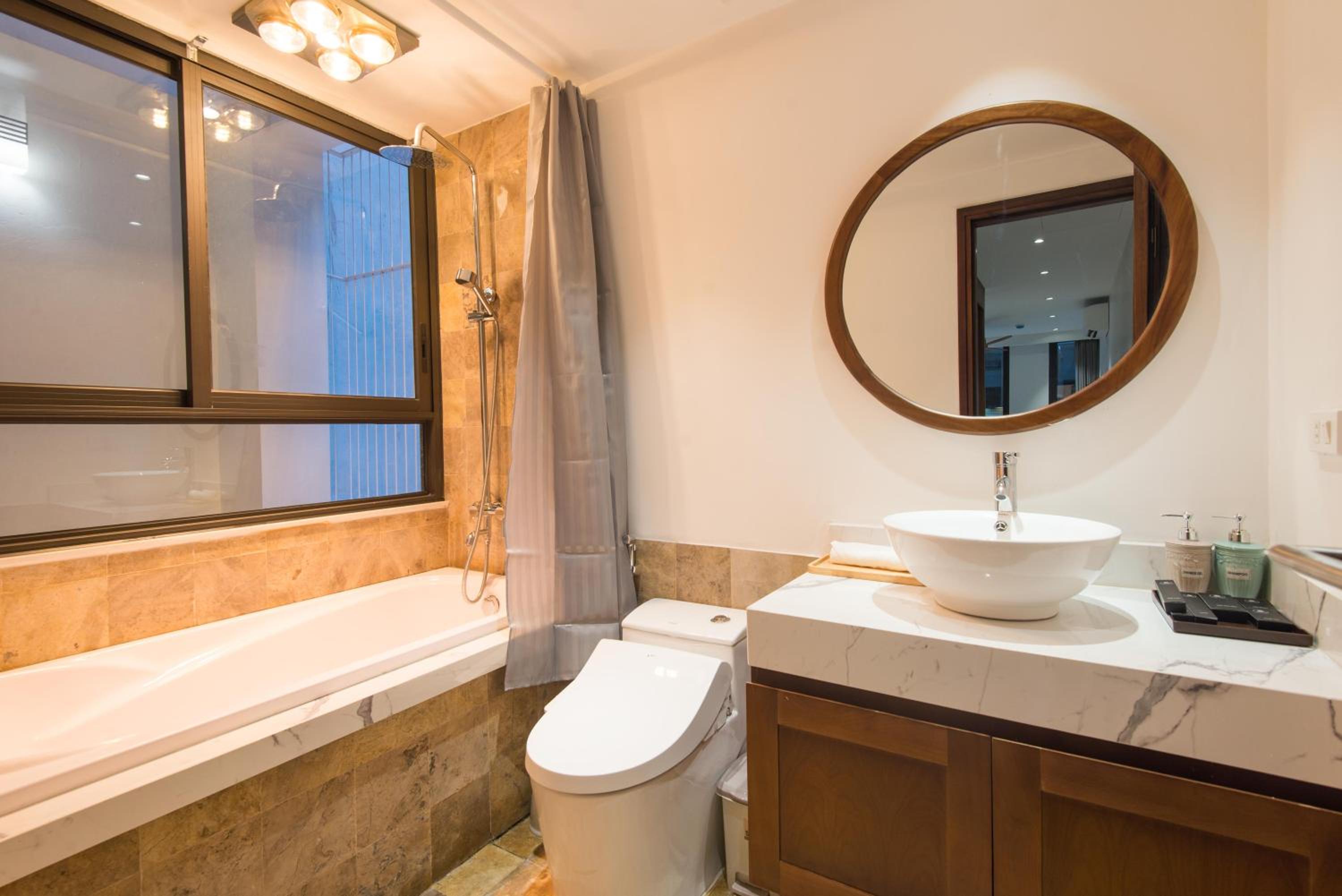 22housing Hotel & Apartment 81 Linh Lang