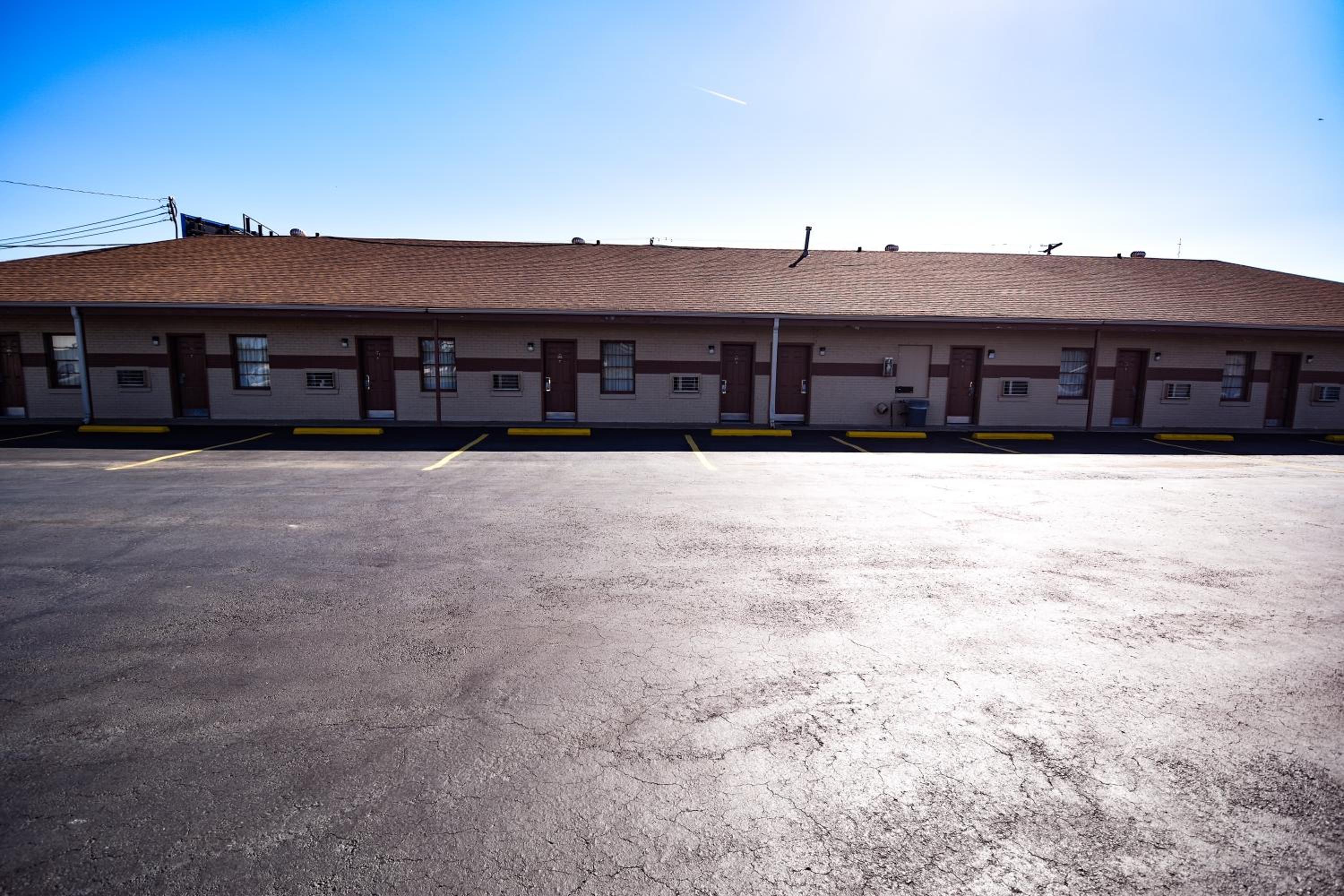 Economy Inn Beebe - Property Image 5