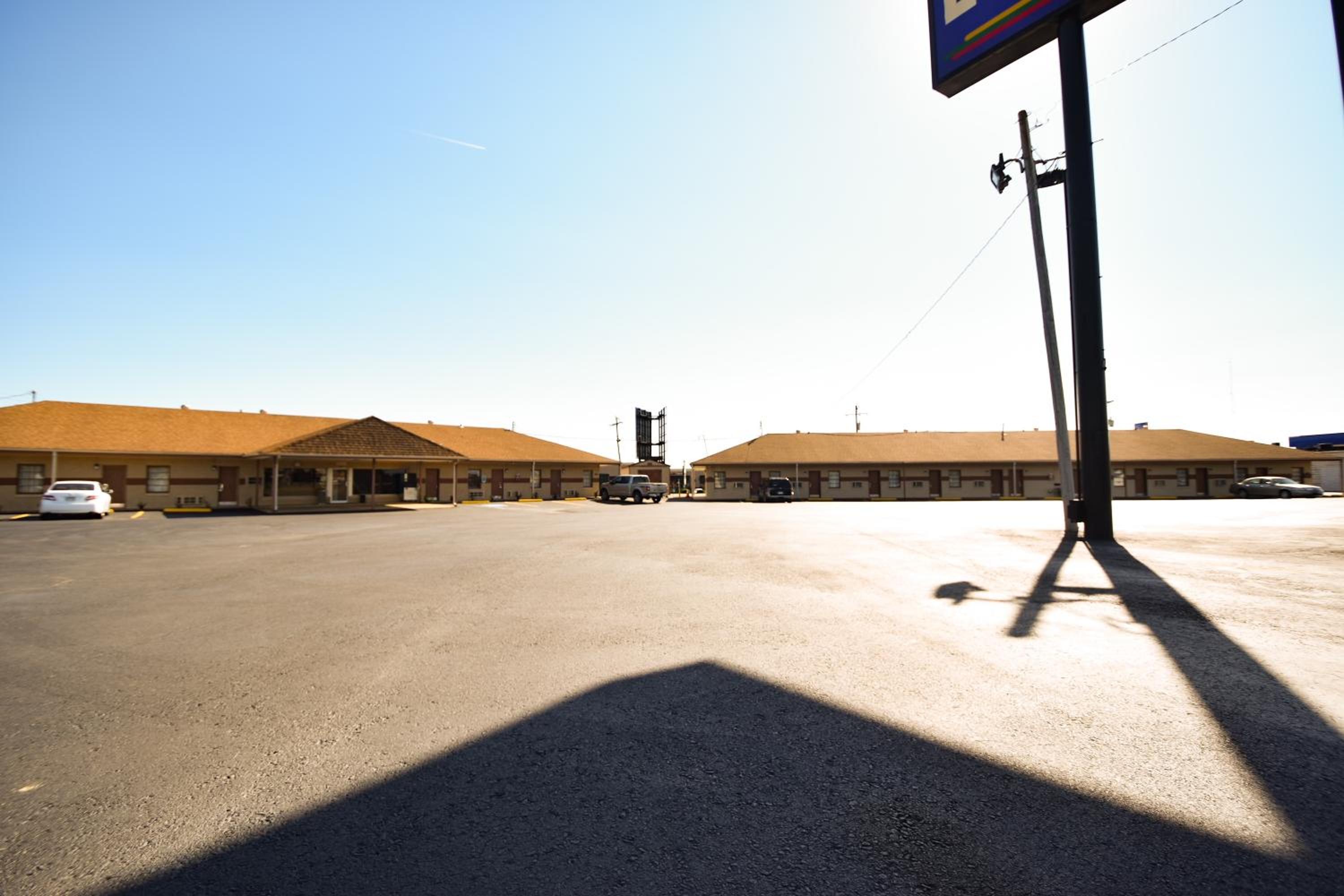 Economy Inn Beebe - Property Image 3