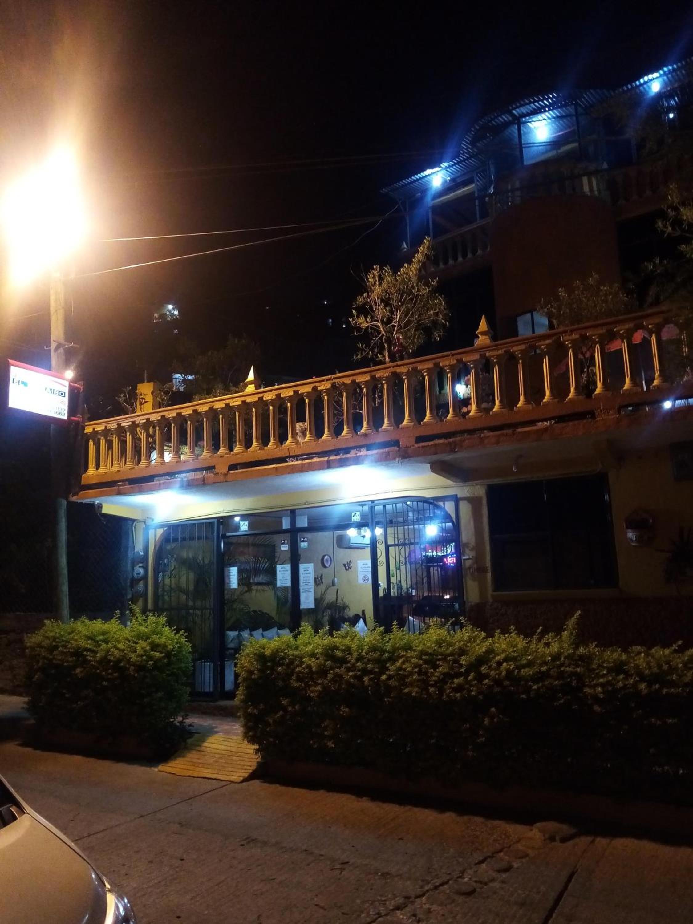 Hotel El Paraiso - Image 1