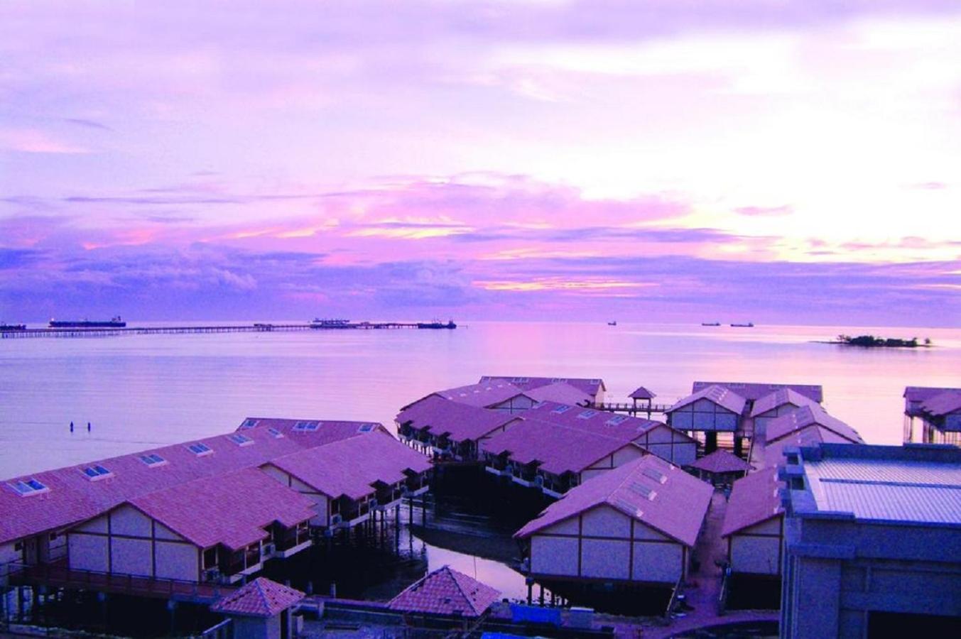 Port Dickson Private Unit Chalet photo 7