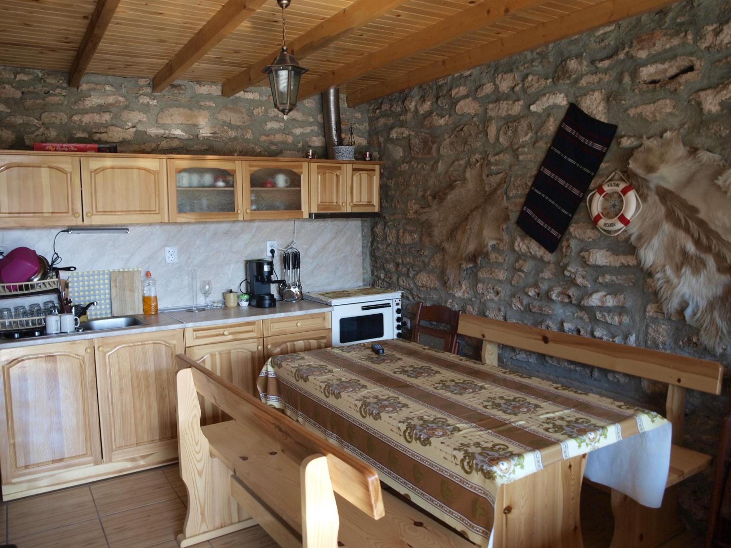 Dobrevata House