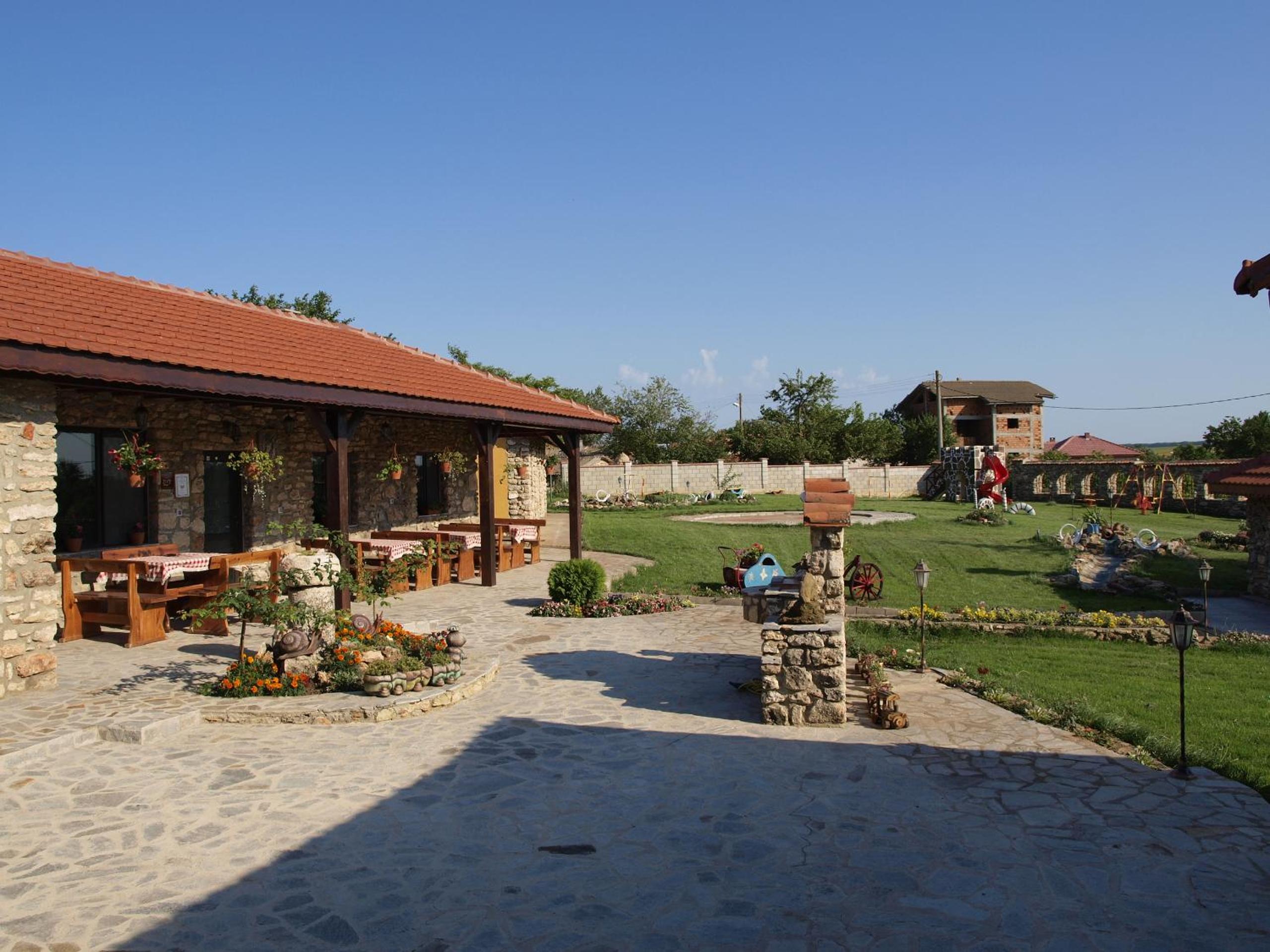 Dobrevata House