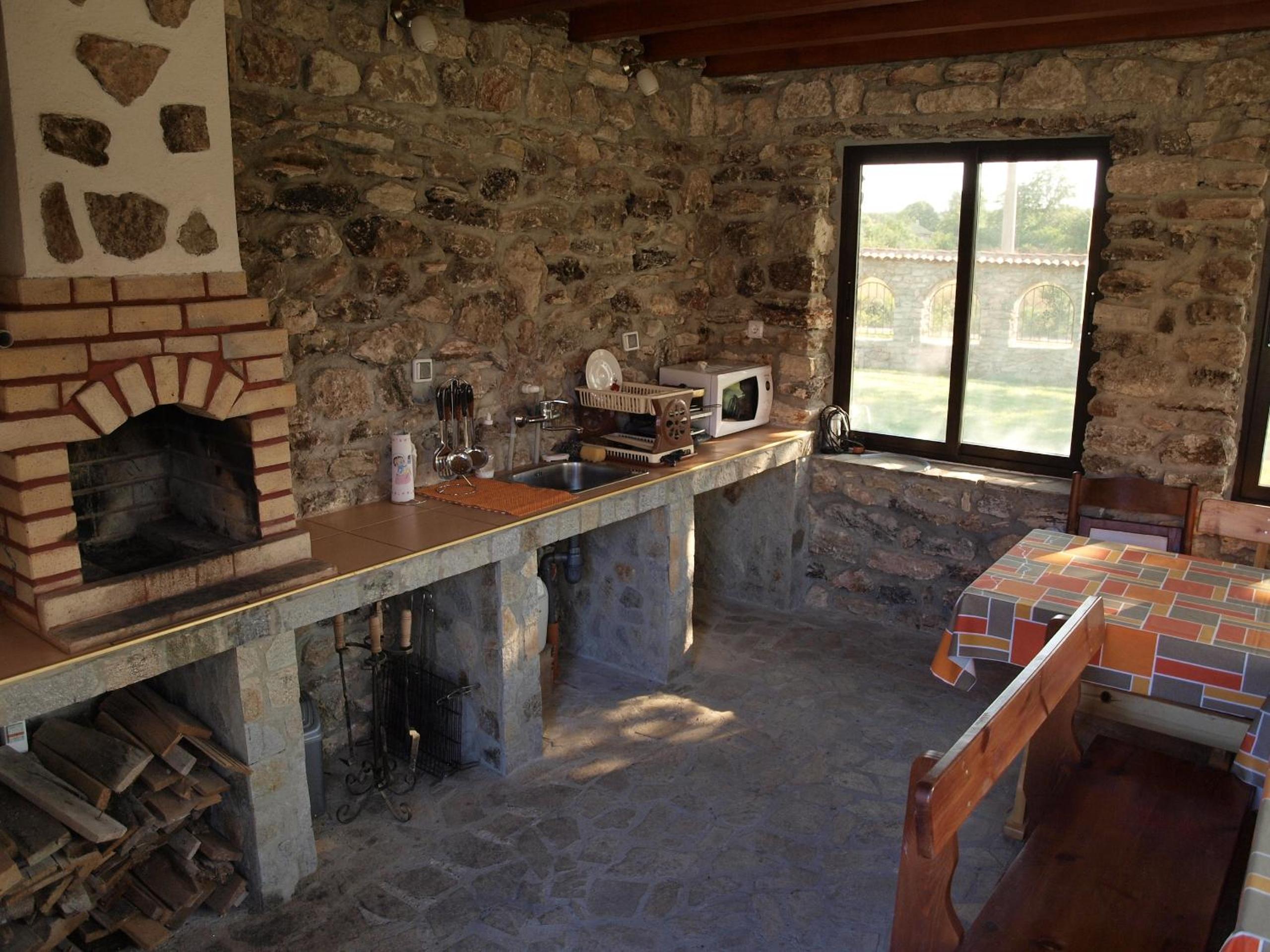 Dobrevata House