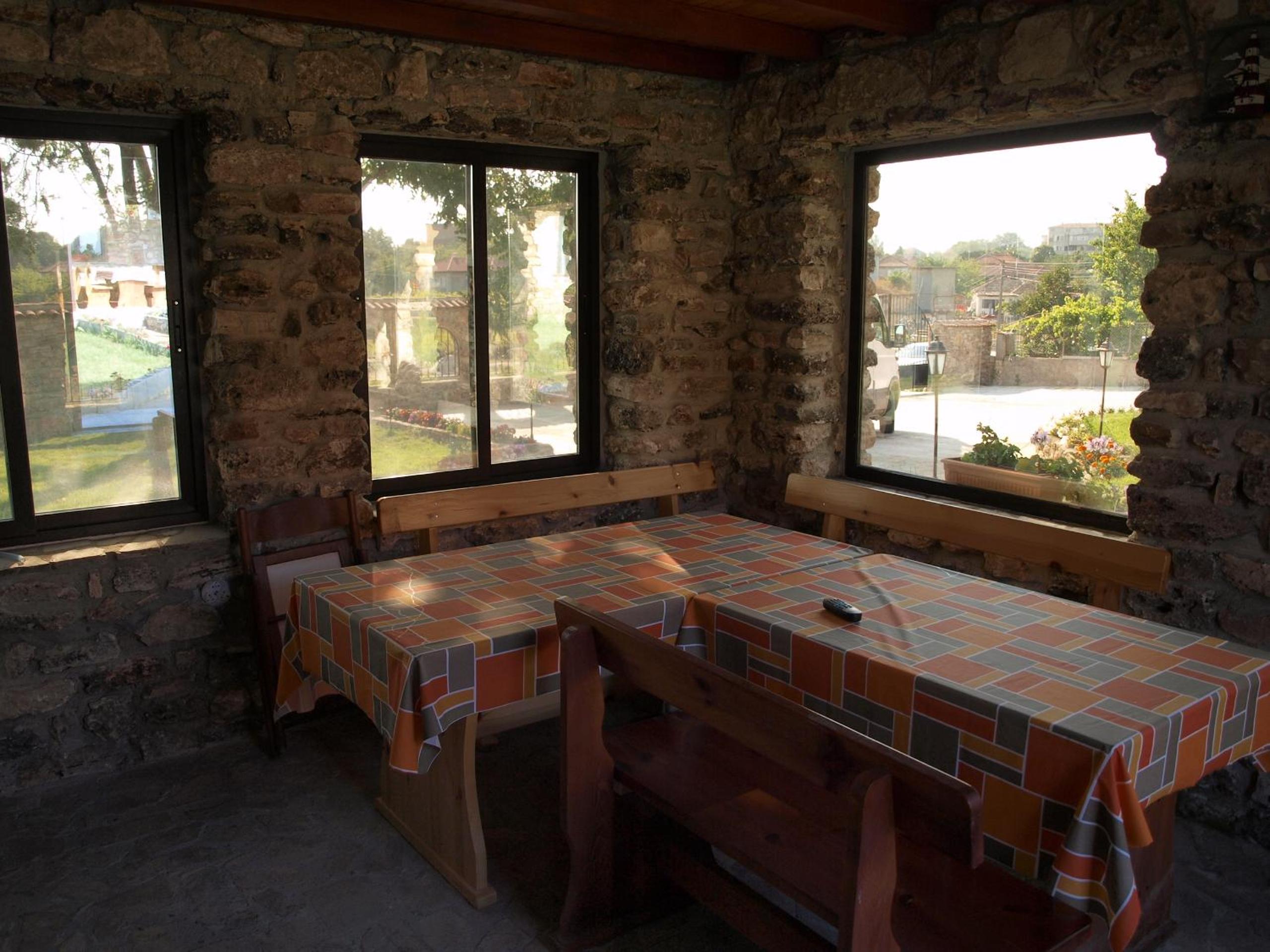 Dobrevata House