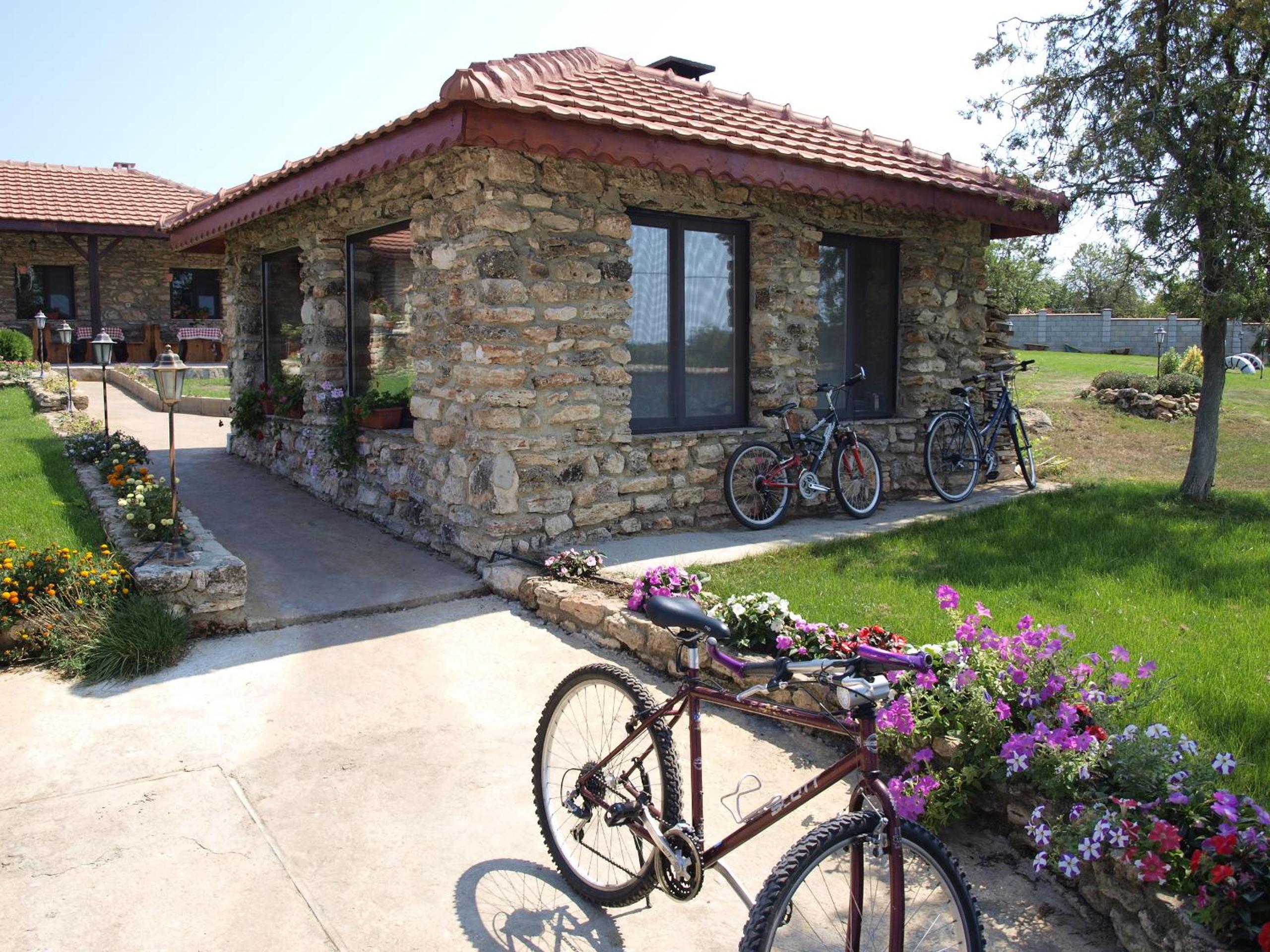 Dobrevata House