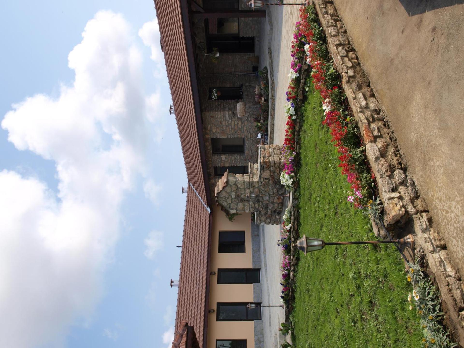 Dobrevata House