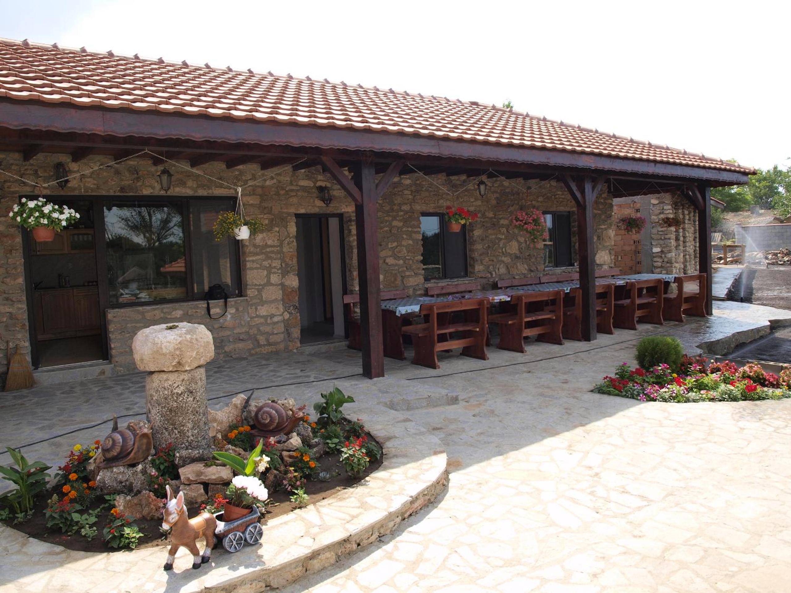 Dobrevata House