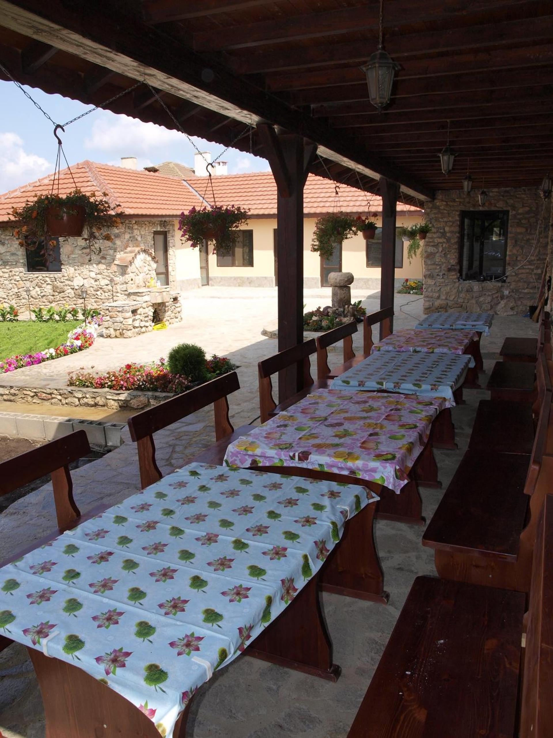 Dobrevata House