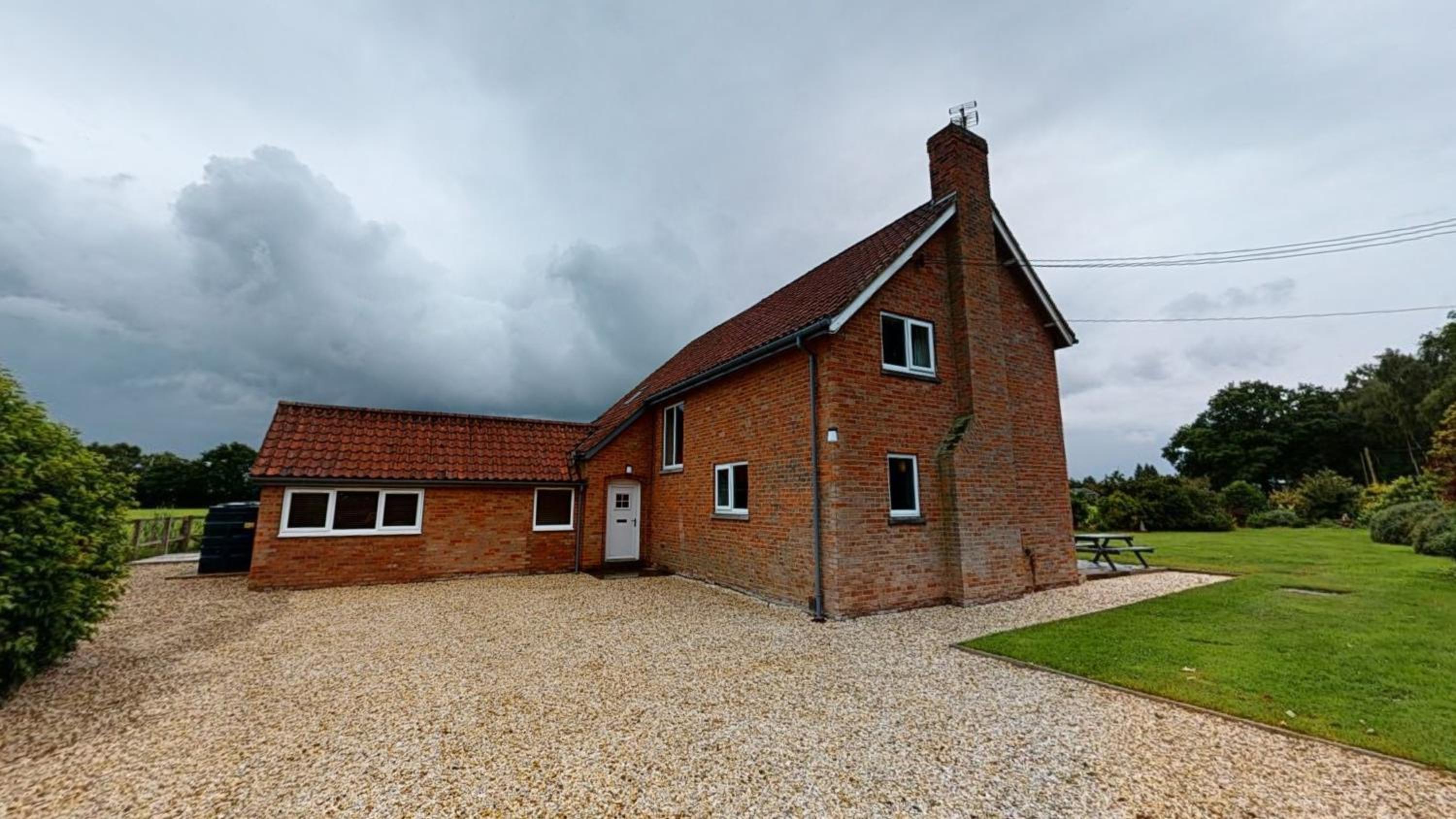 Woodlands Cottage - Rural Retreat - Near York view 4