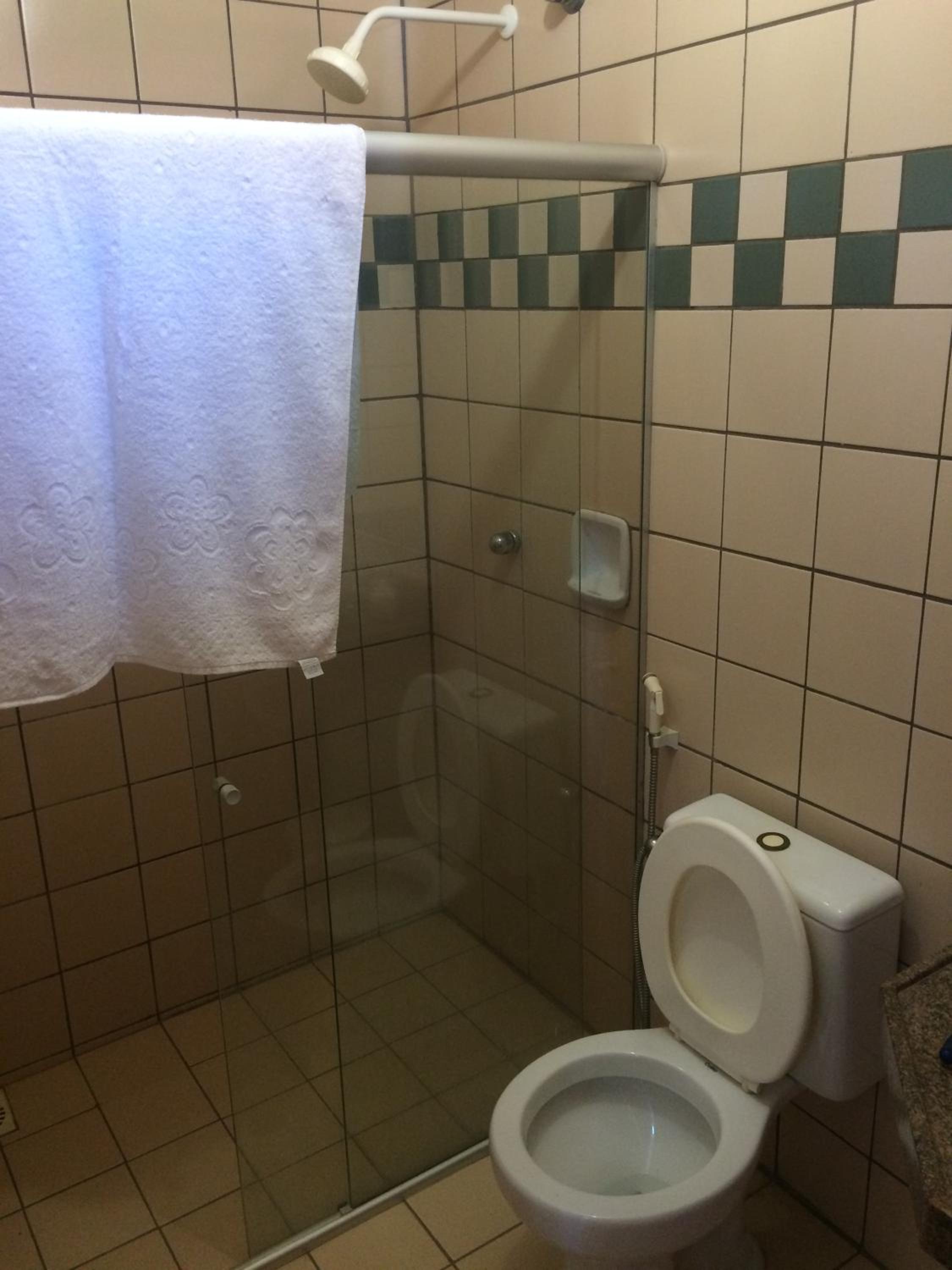 Linda casa Porto das Dunas: 4 suítes, churrasqueira e piscina