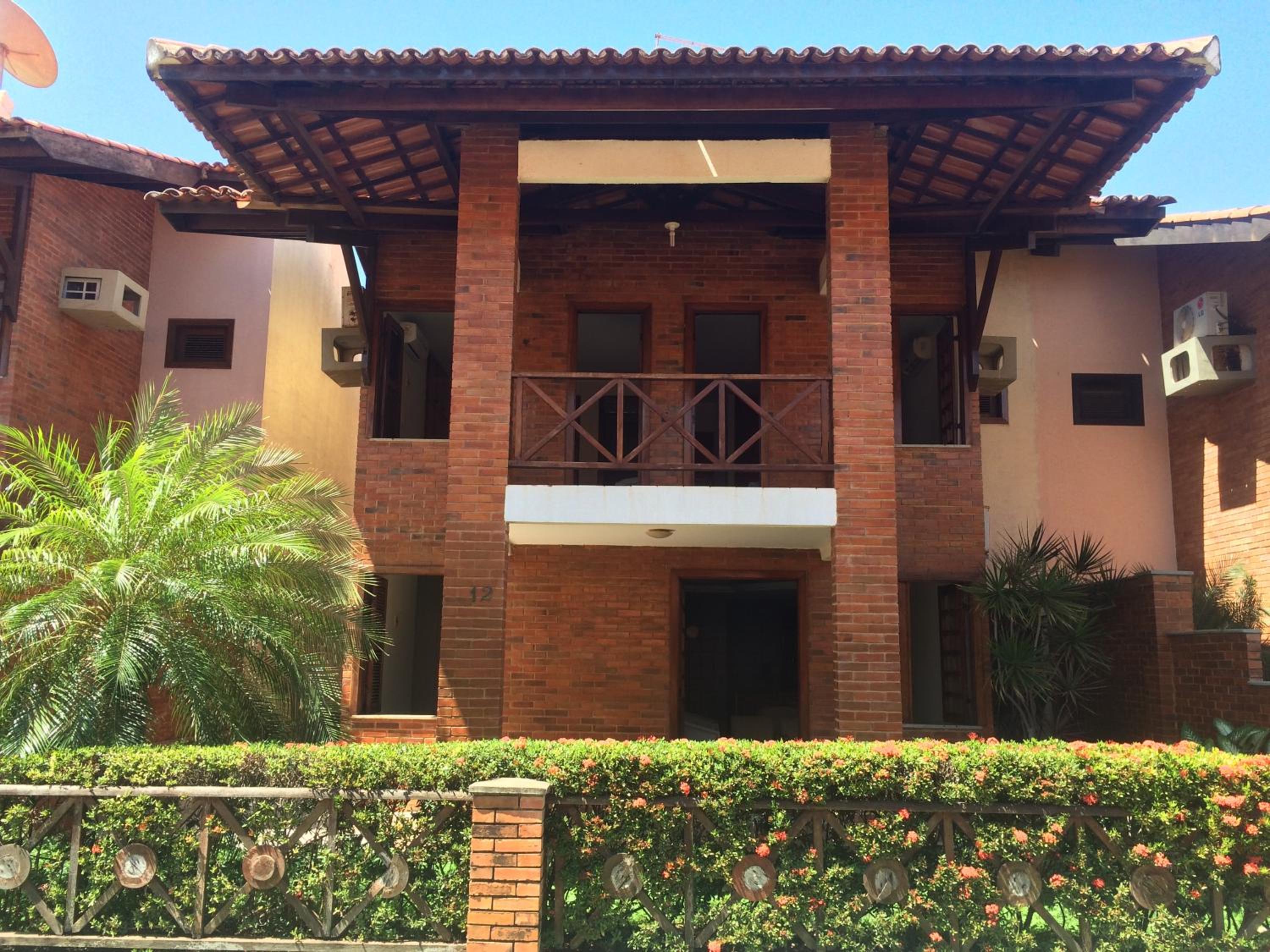 Linda casa Porto das Dunas: 4 suítes, churrasqueira e piscina