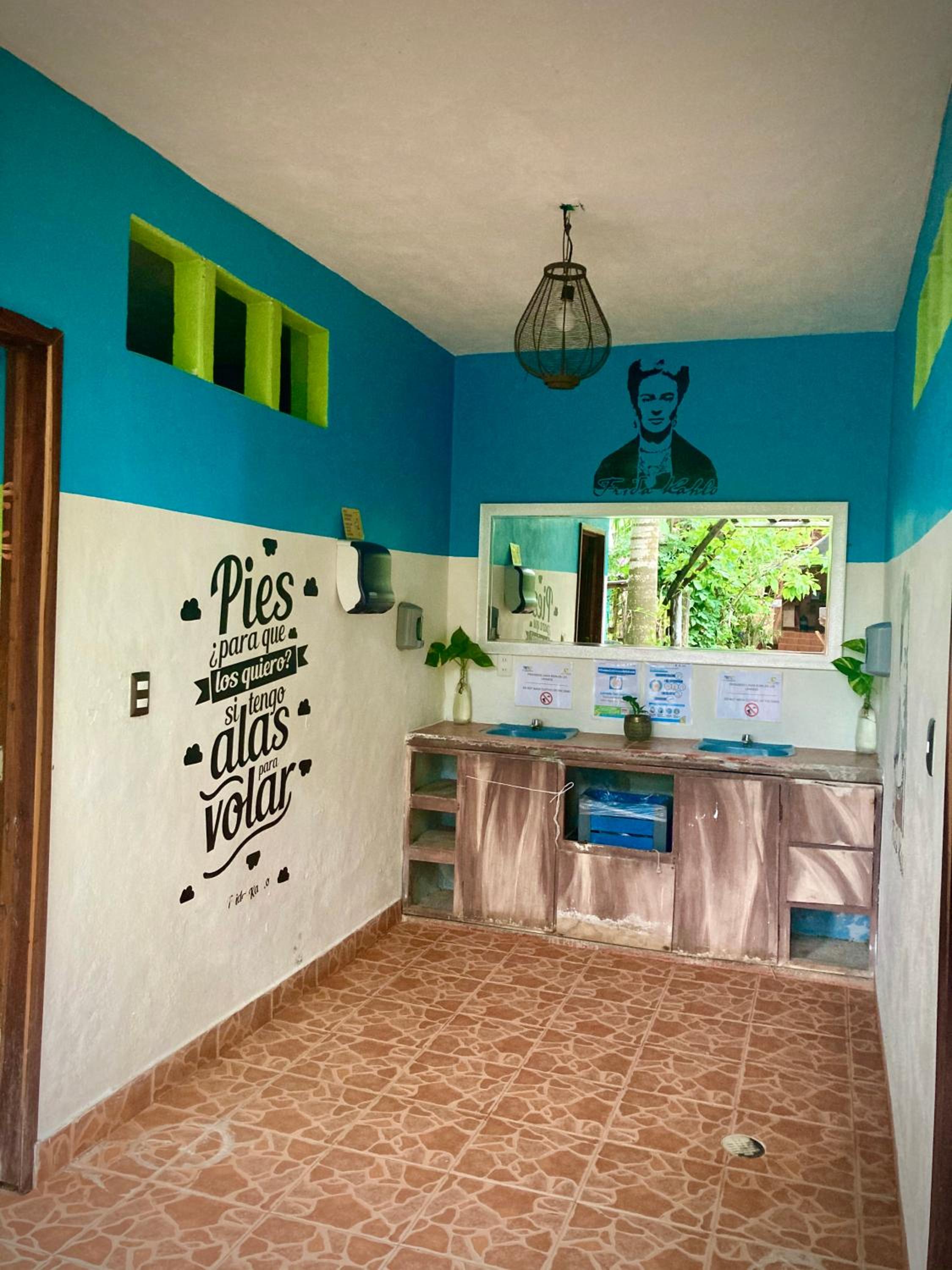 Yaxche Centro Hostal y Camping