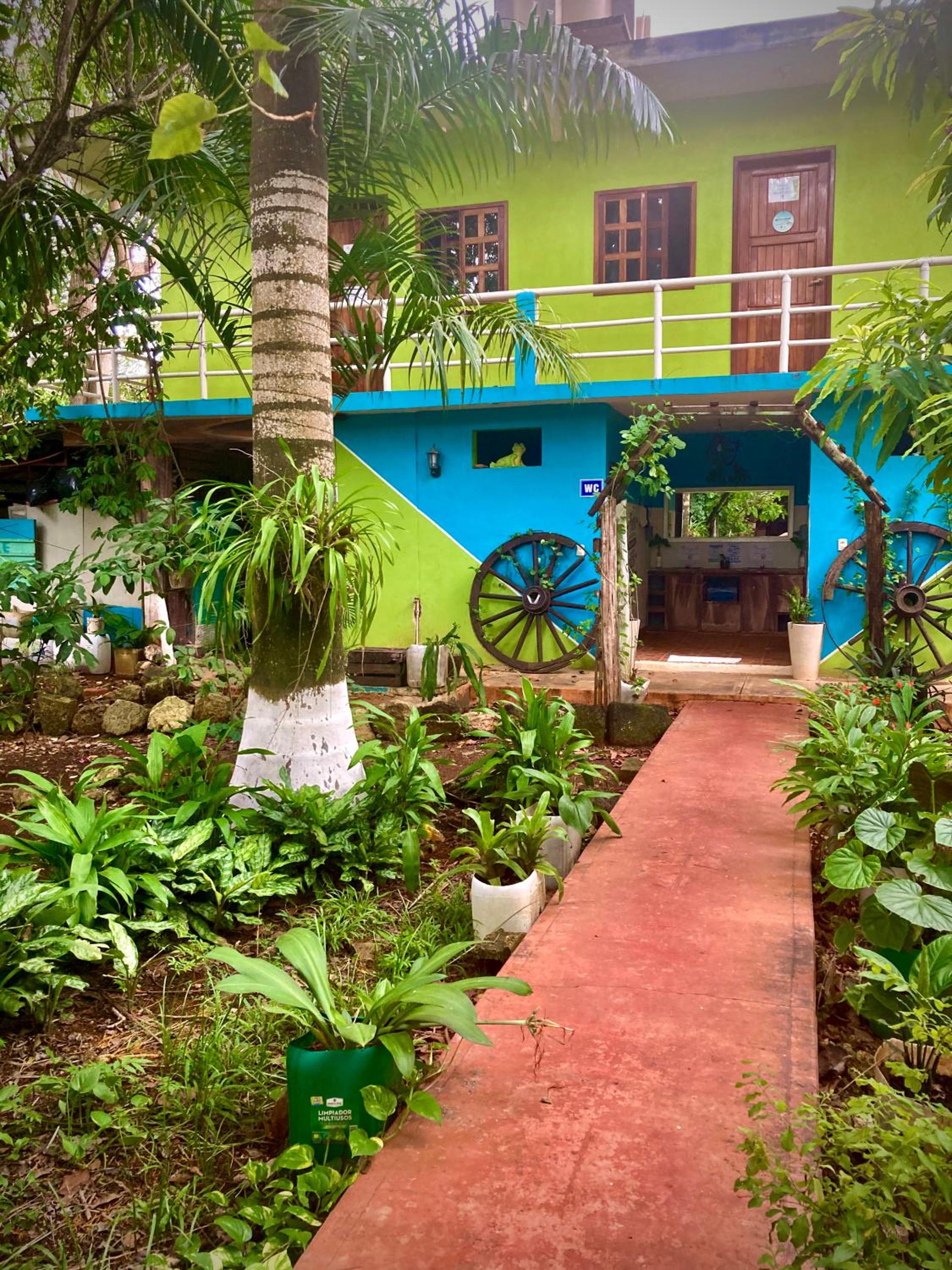 Yaxche Centro Hostal y Camping