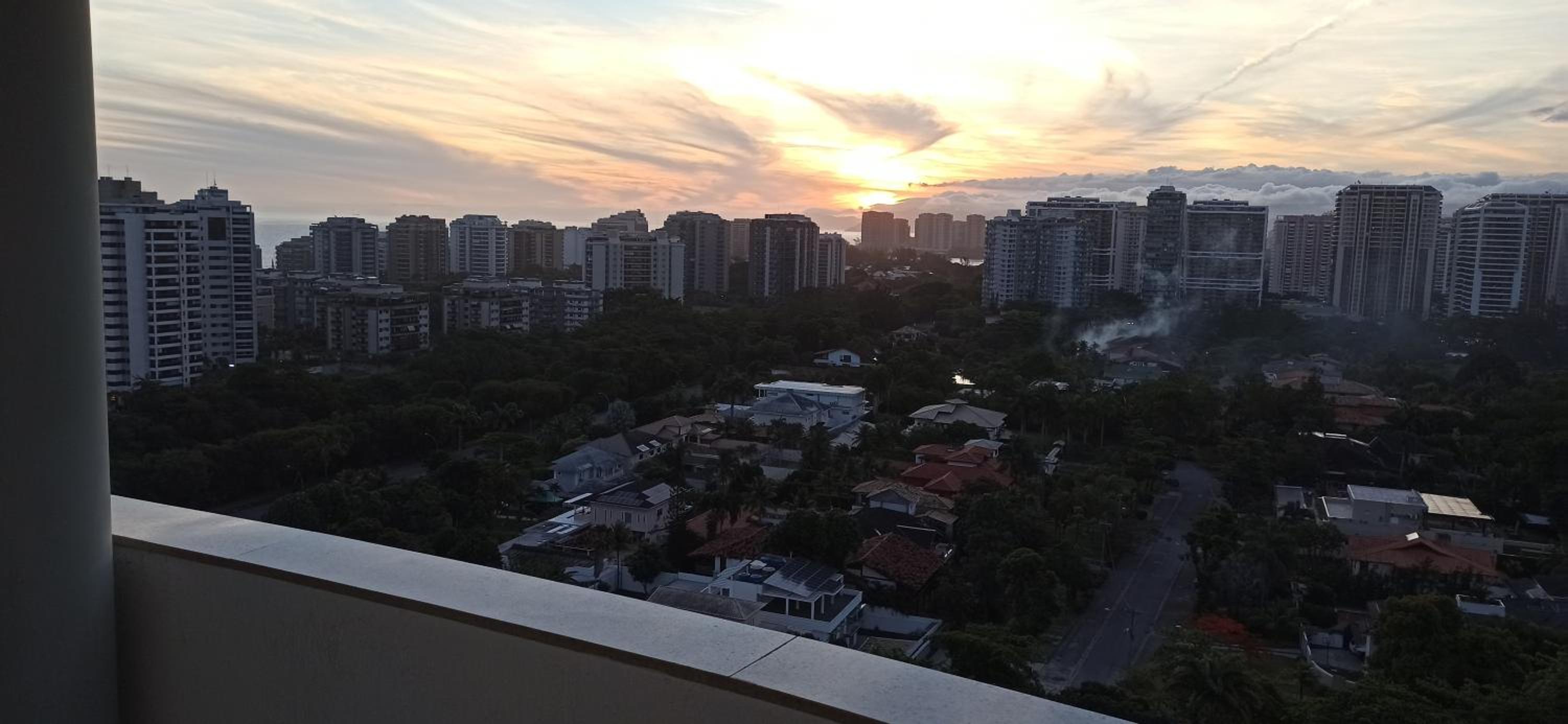Barra Prime Flats, Ed Mediterrâneo, wi-fi 400Mb, balsa pra praia grátis, ar condicionado novo!