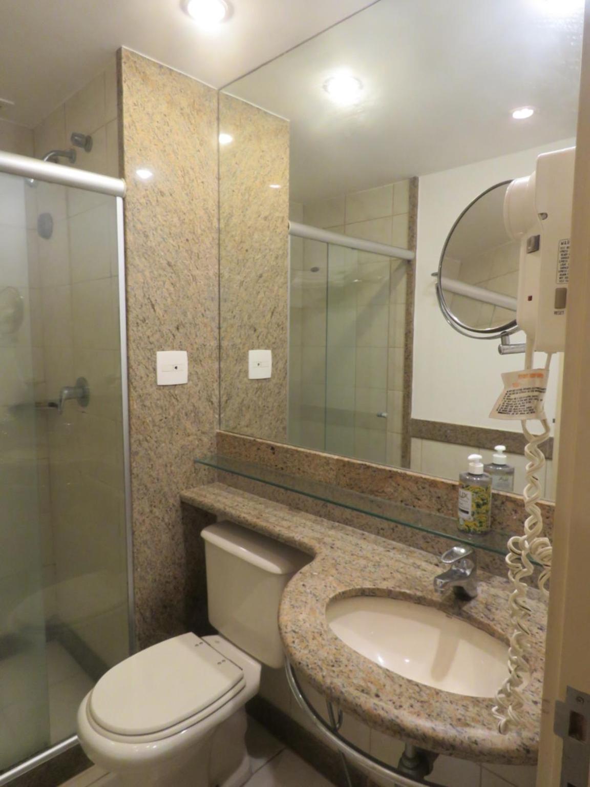 Barra Prime Flats, Ed Mediterrâneo, wi-fi 400Mb, balsa pra praia grátis, ar condicionado novo!