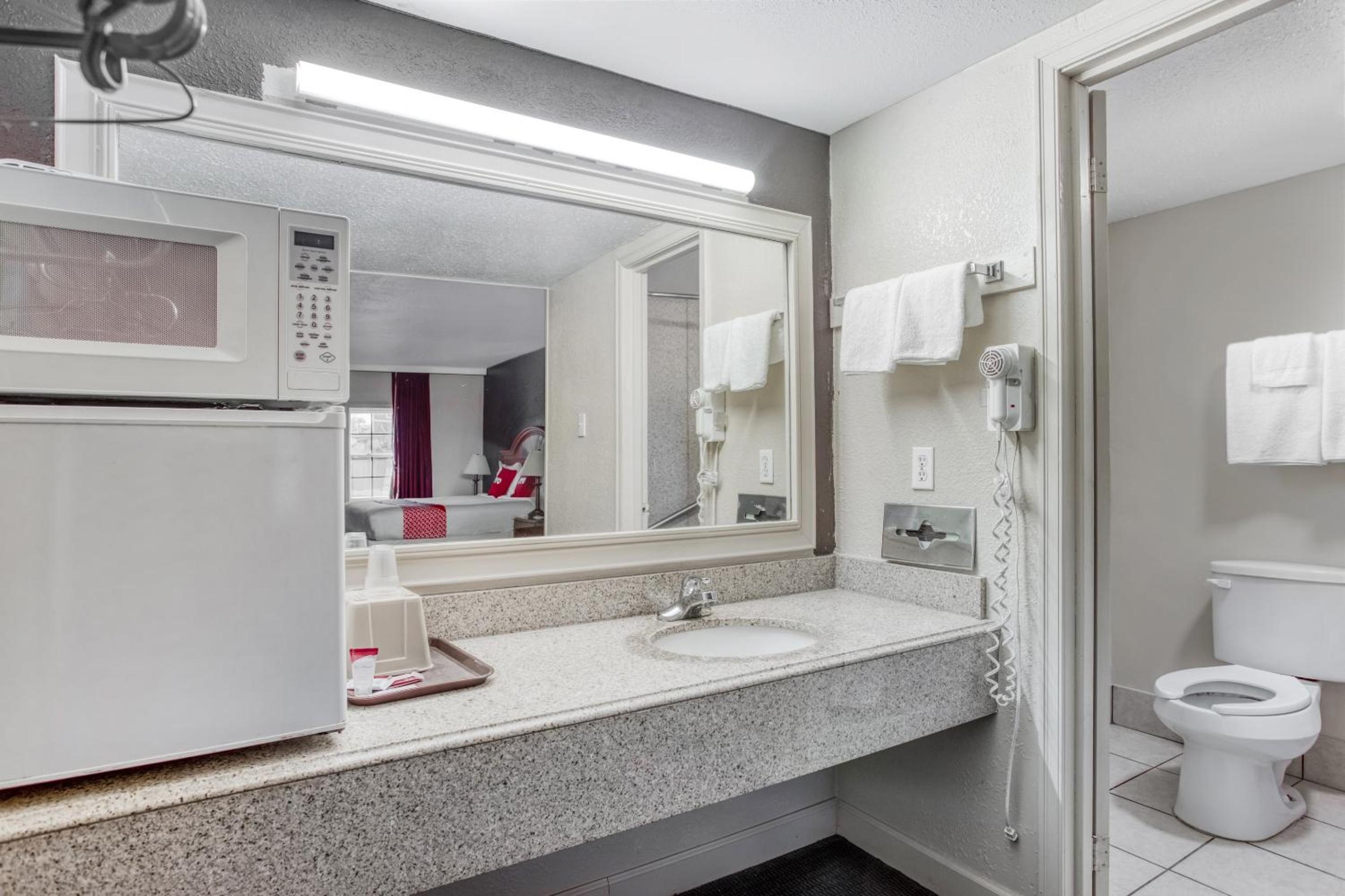 OYO Hotel Bald Knob near Searcy AR - Property Image 3