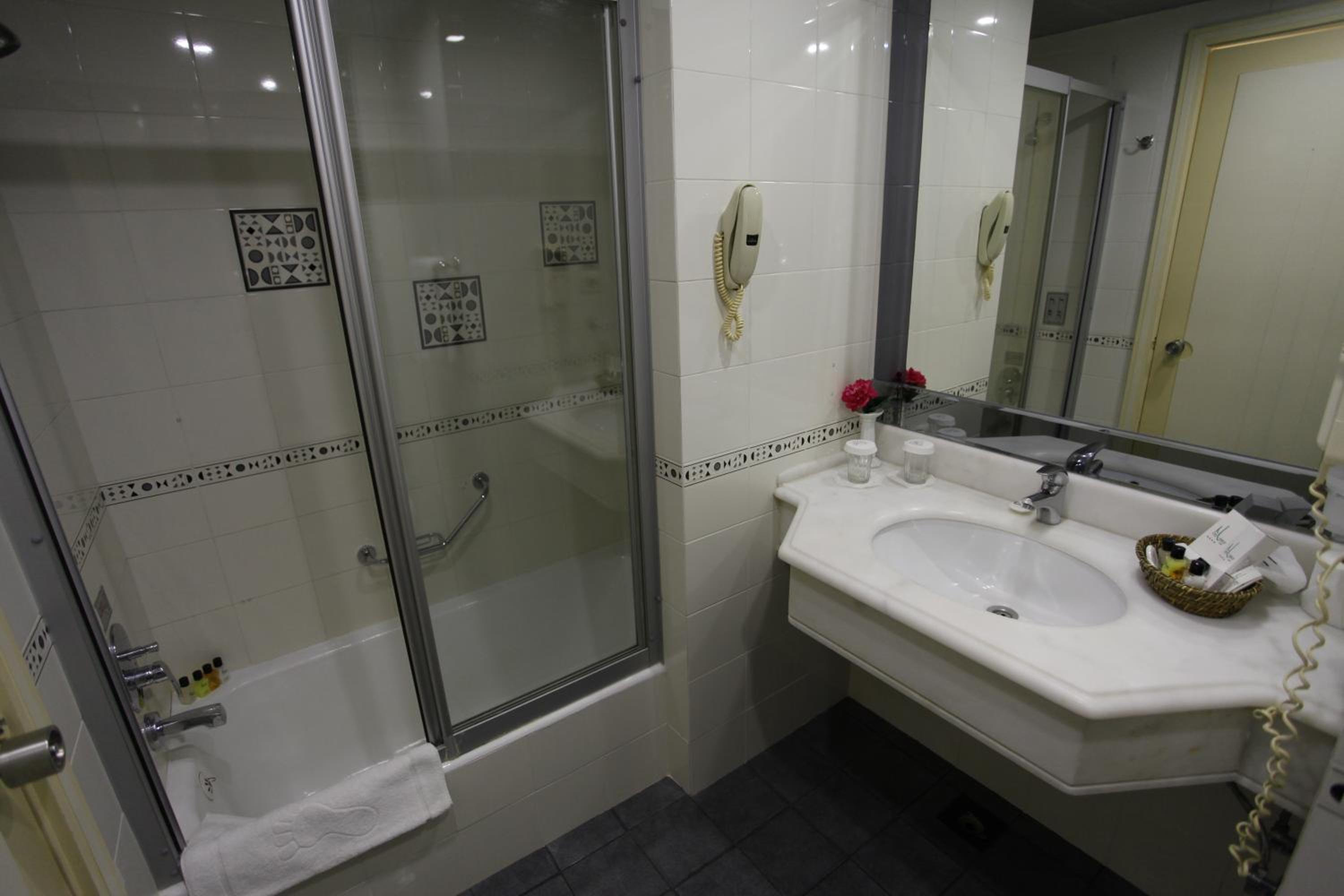 Hotel Marla becomes Marla Otel. - Image 96