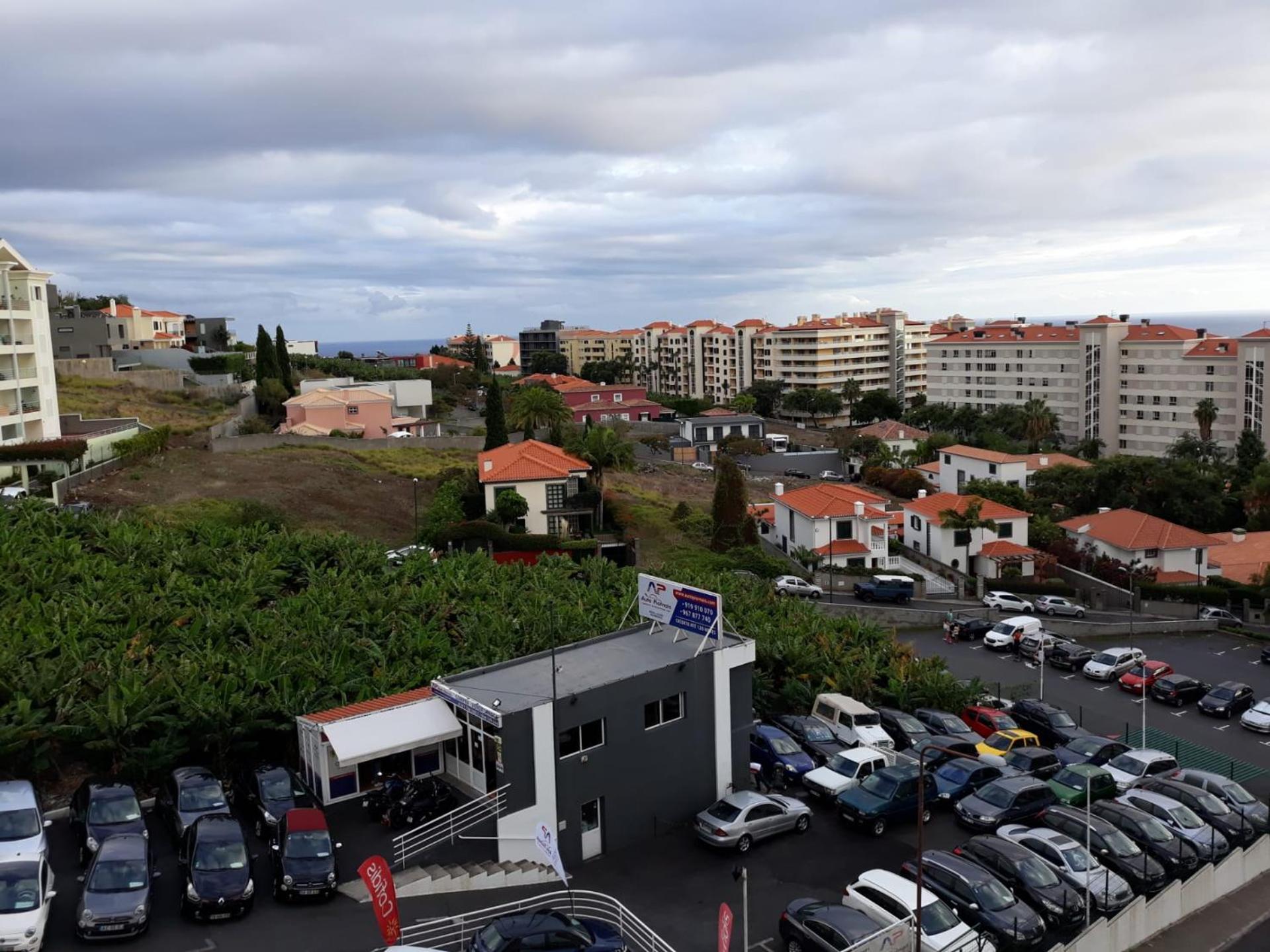 Elegant Apartment with Sea Views by Trip2Portugal view 4