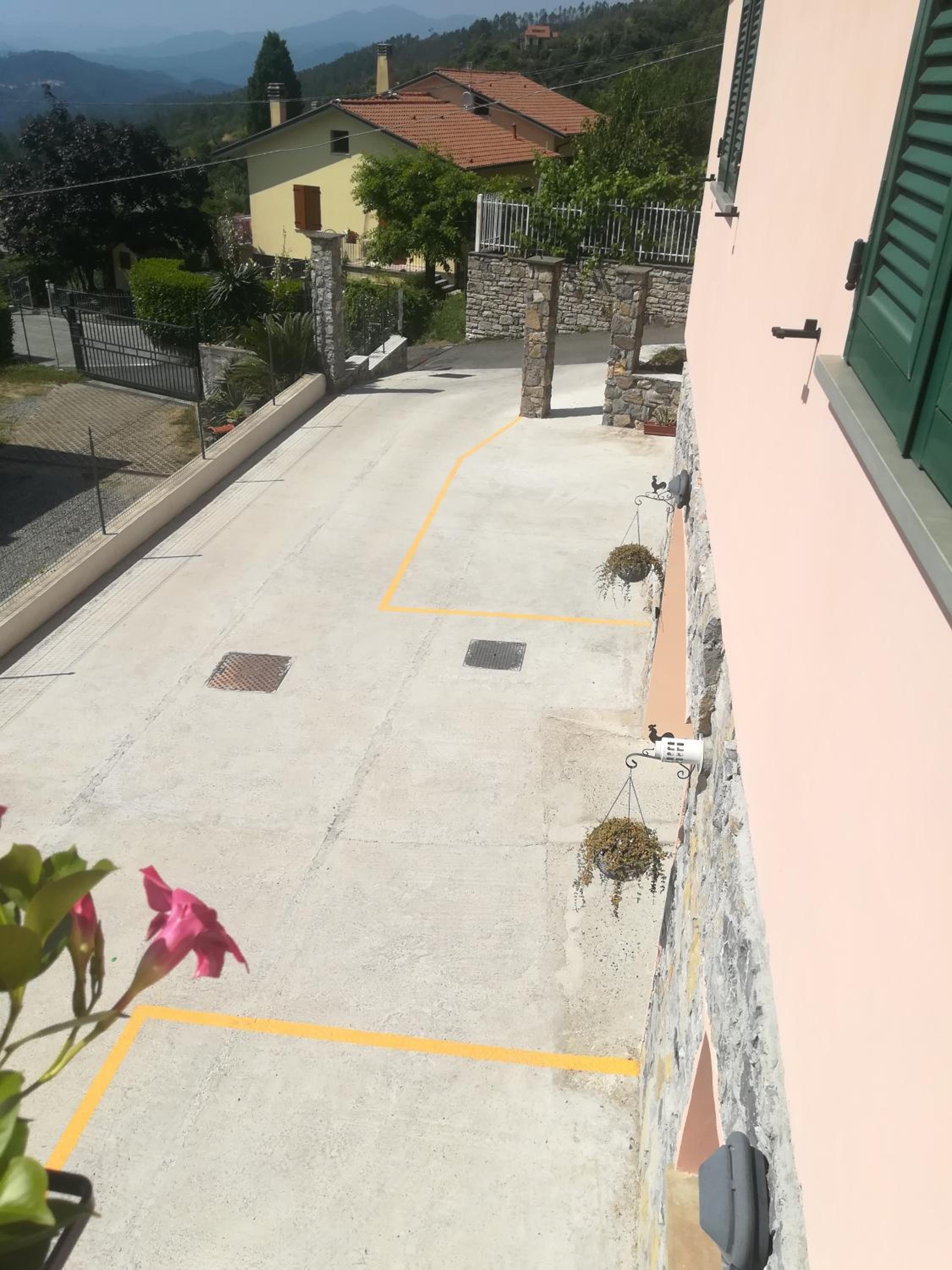 Photo 33