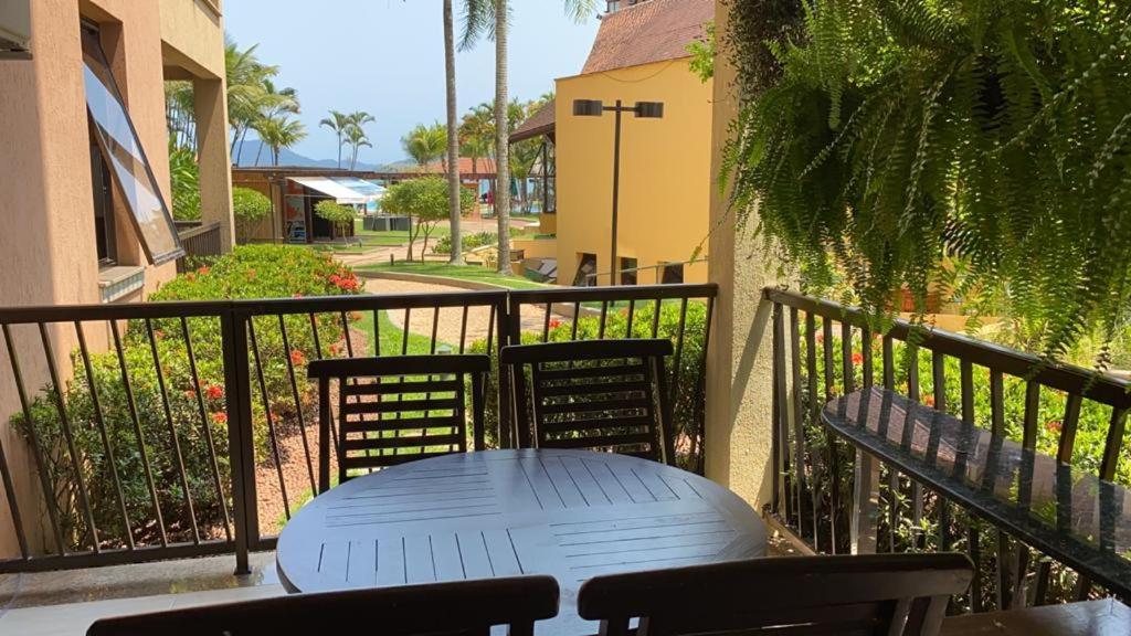 Angra dos Reis - Apartamentos com Vista para o mar OU para piscina Condomínio Porto Bali