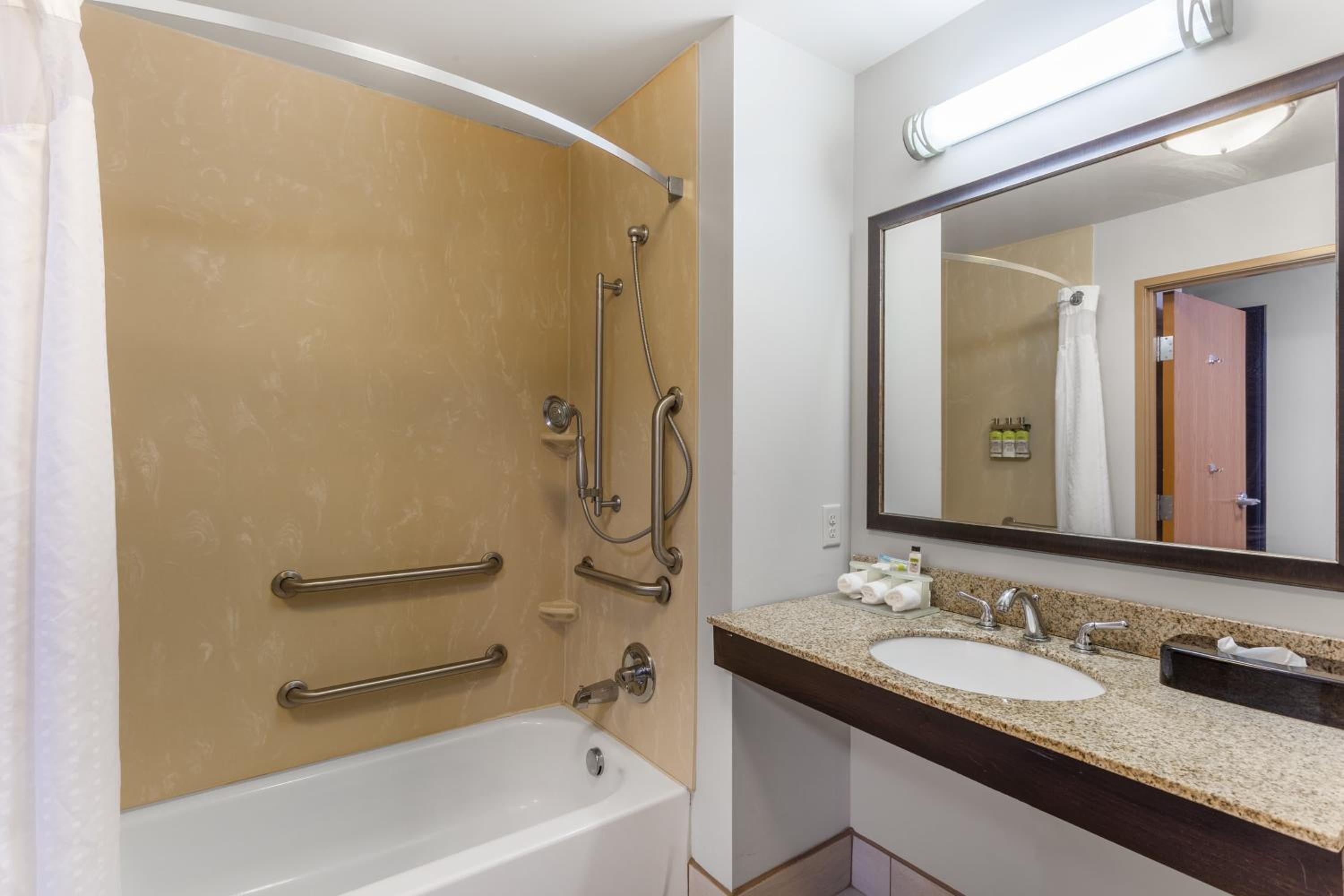 Holiday Inn Express - Albert Lea by IHG