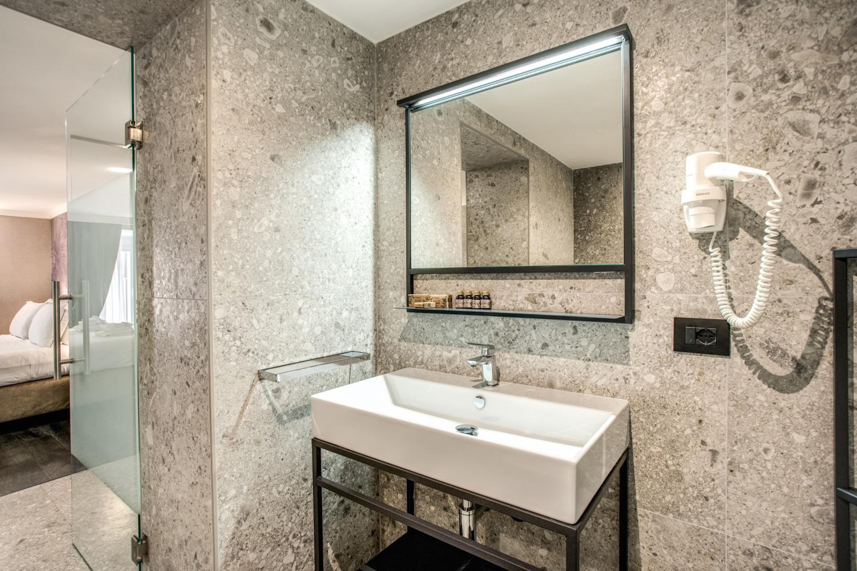 PAX hotel en Rome — bathroom