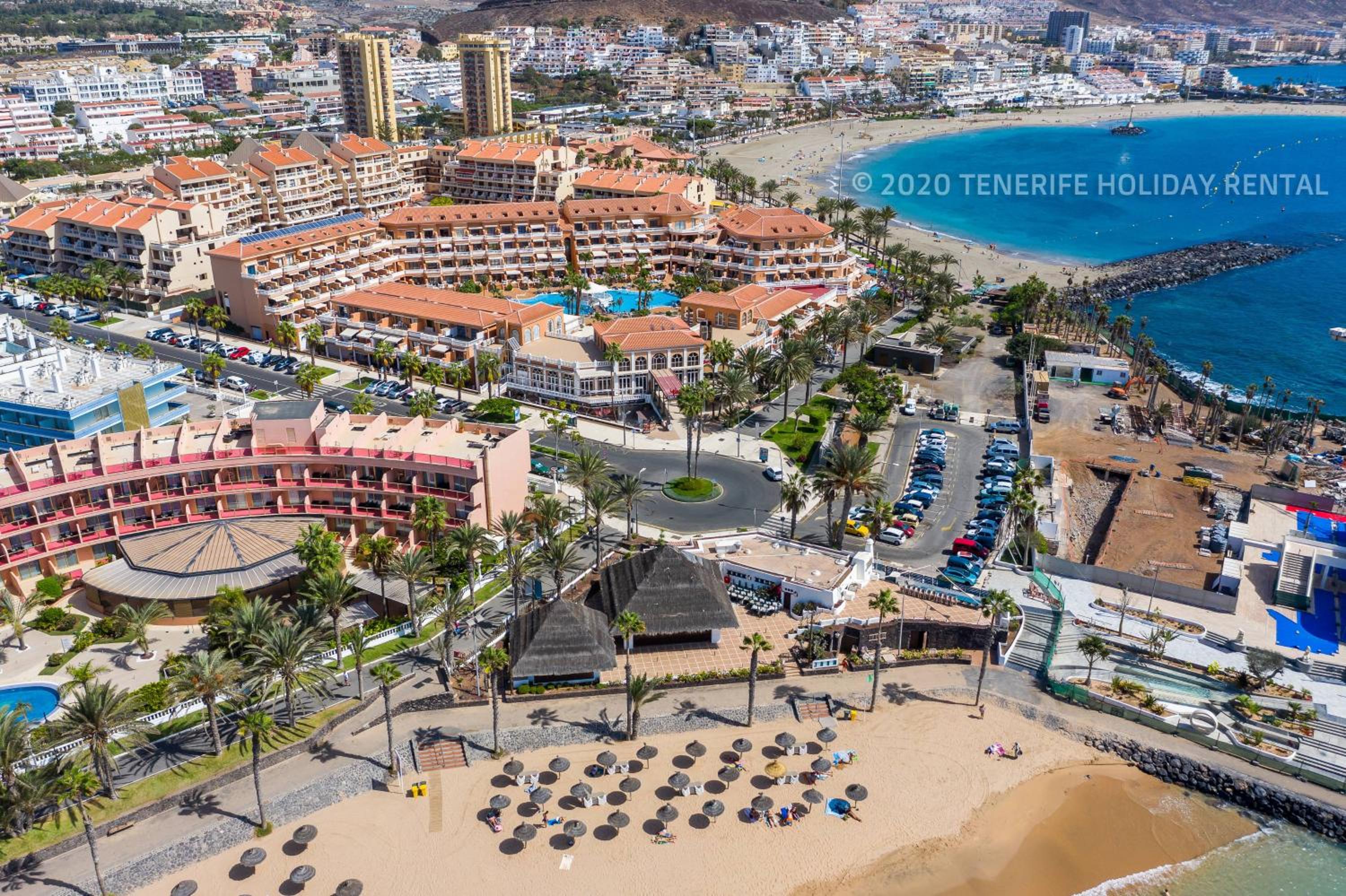 Tenerife Royal Gardens - Viviendas Vacacionales en Playa de las Americas — building