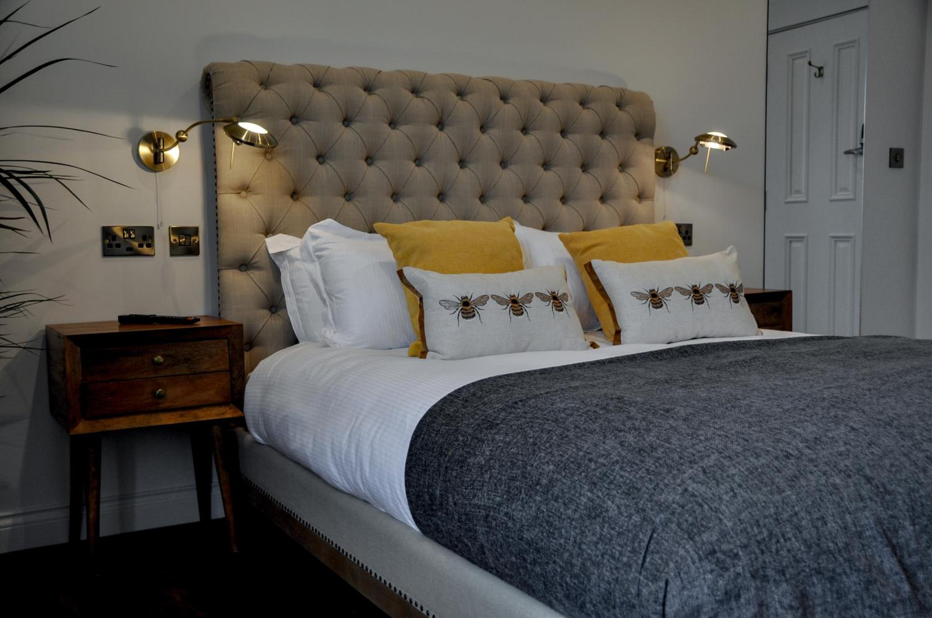 Worcester Vacations - Upstairs at 33 - Self check in boutique accommodation in Worcester Centre - Property Image 37