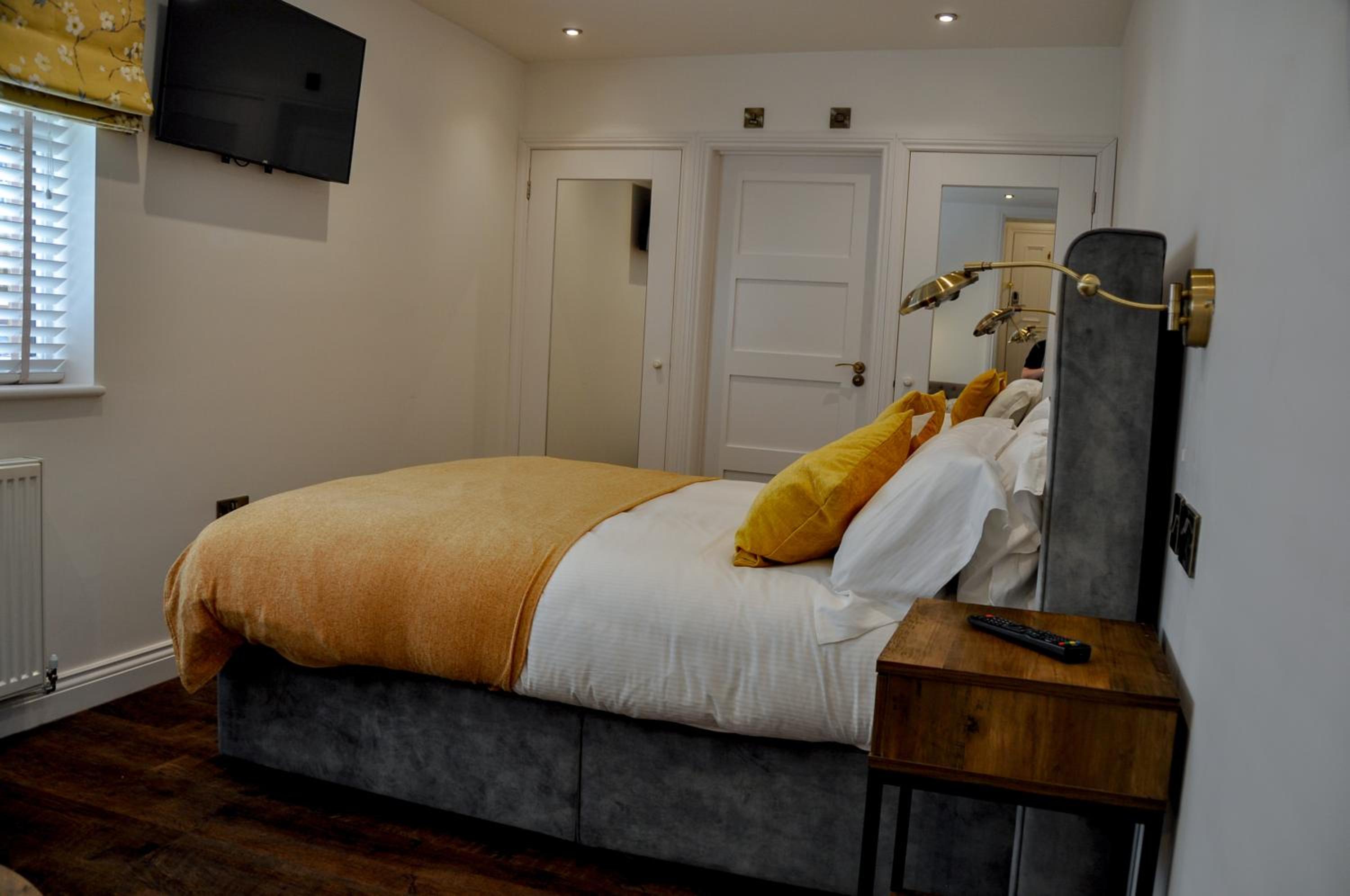 Worcester Vacations - Upstairs at 33 - Self check in boutique accommodation in Worcester Centre - Property Image 38