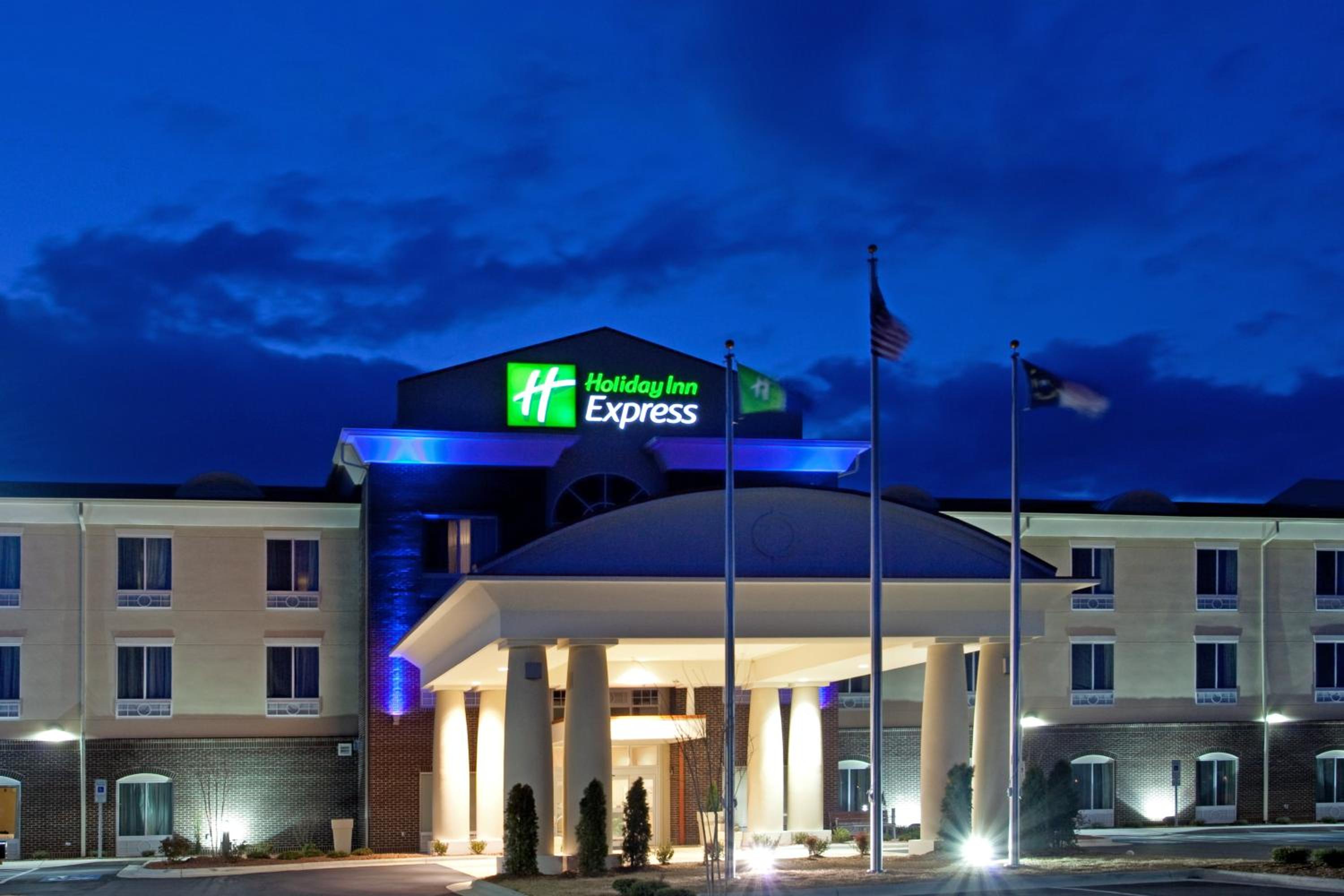 Holiday Inn Express Pembroke, an IHG Hotel - Property Image 1