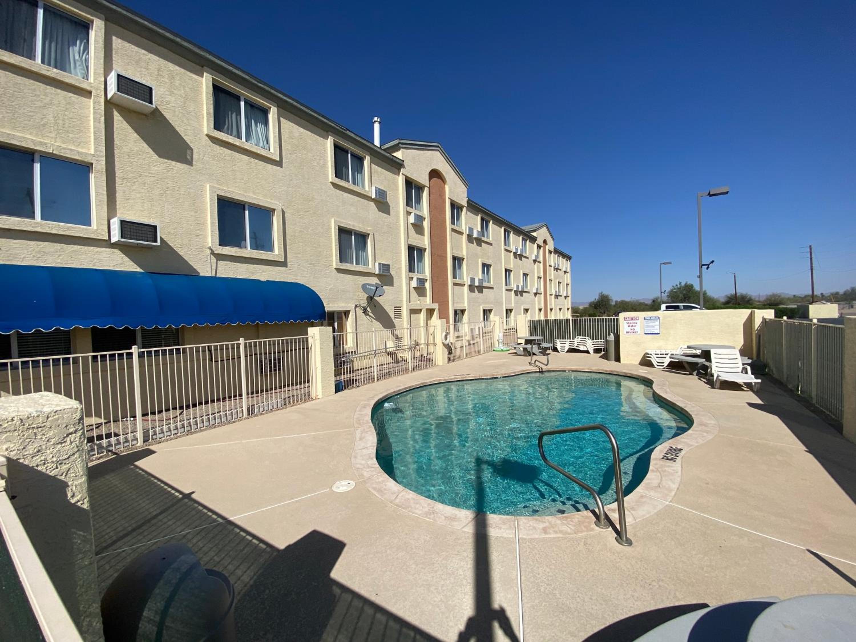 Americas Choice Inn & Suites