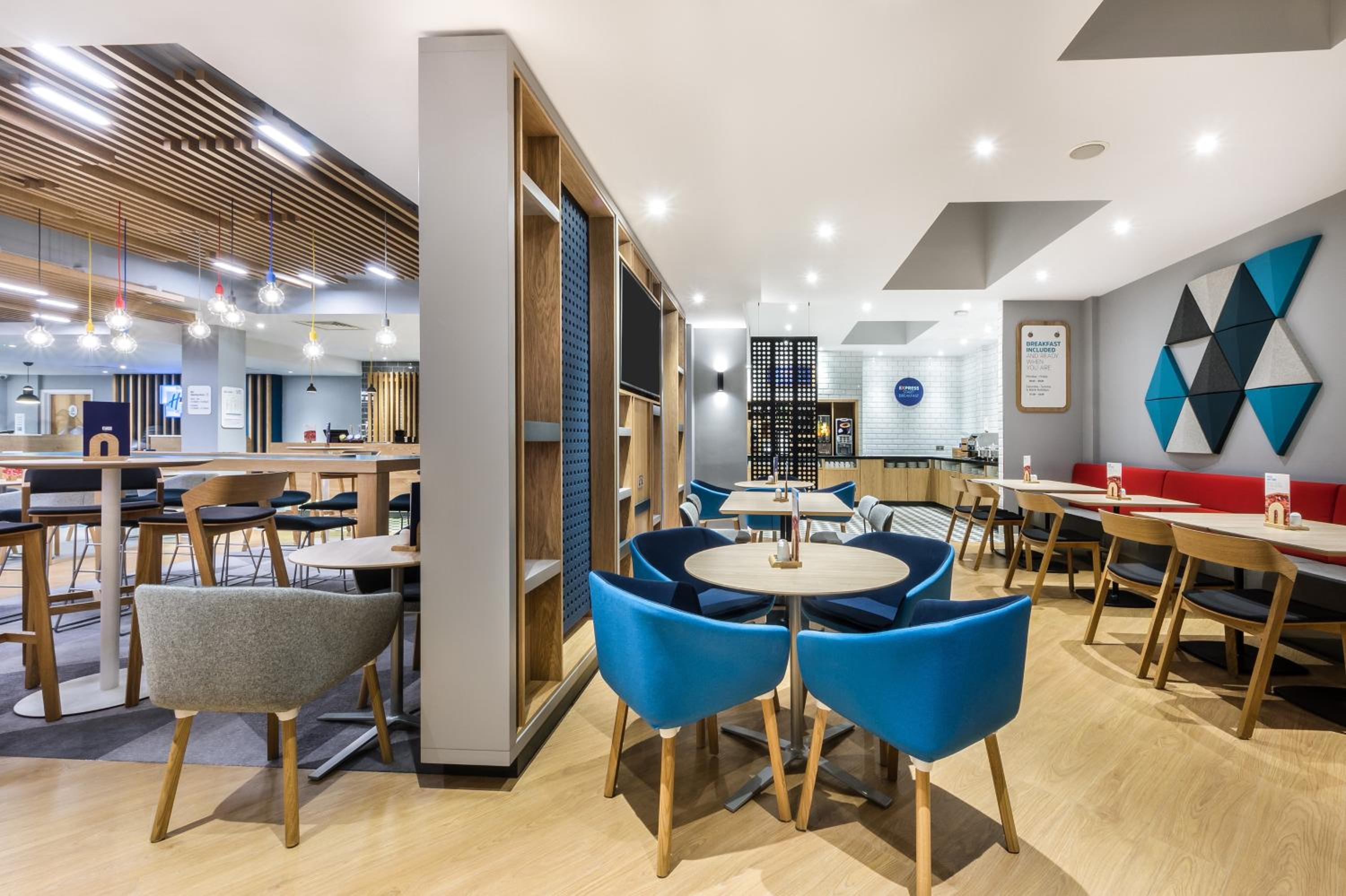 Watford Vacations - Holiday Inn Express London - Watford Junction, an IHG Hotel - Property Image 11