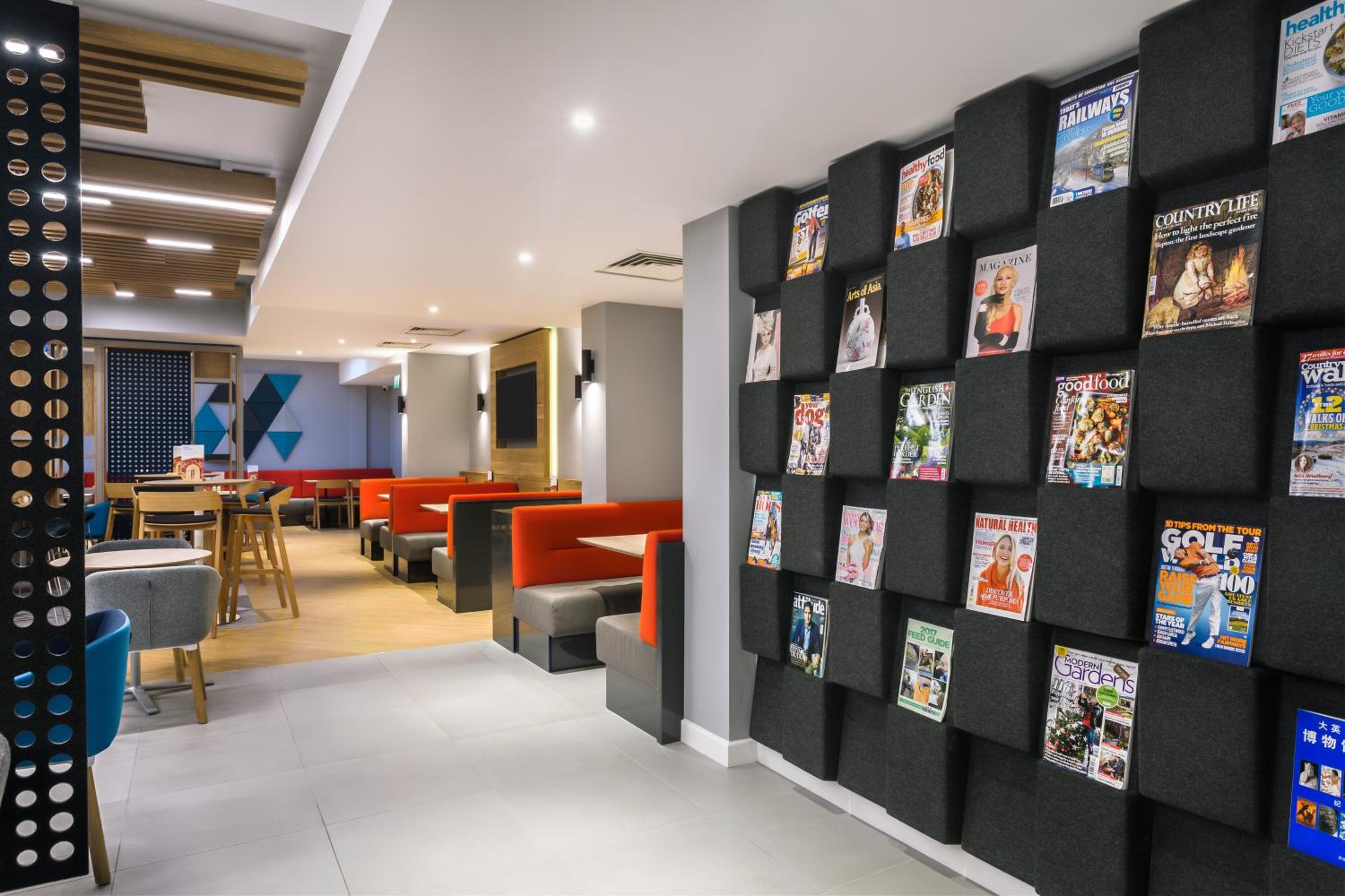 Watford Vacations - Holiday Inn Express London - Watford Junction, an IHG Hotel - Property Image 8