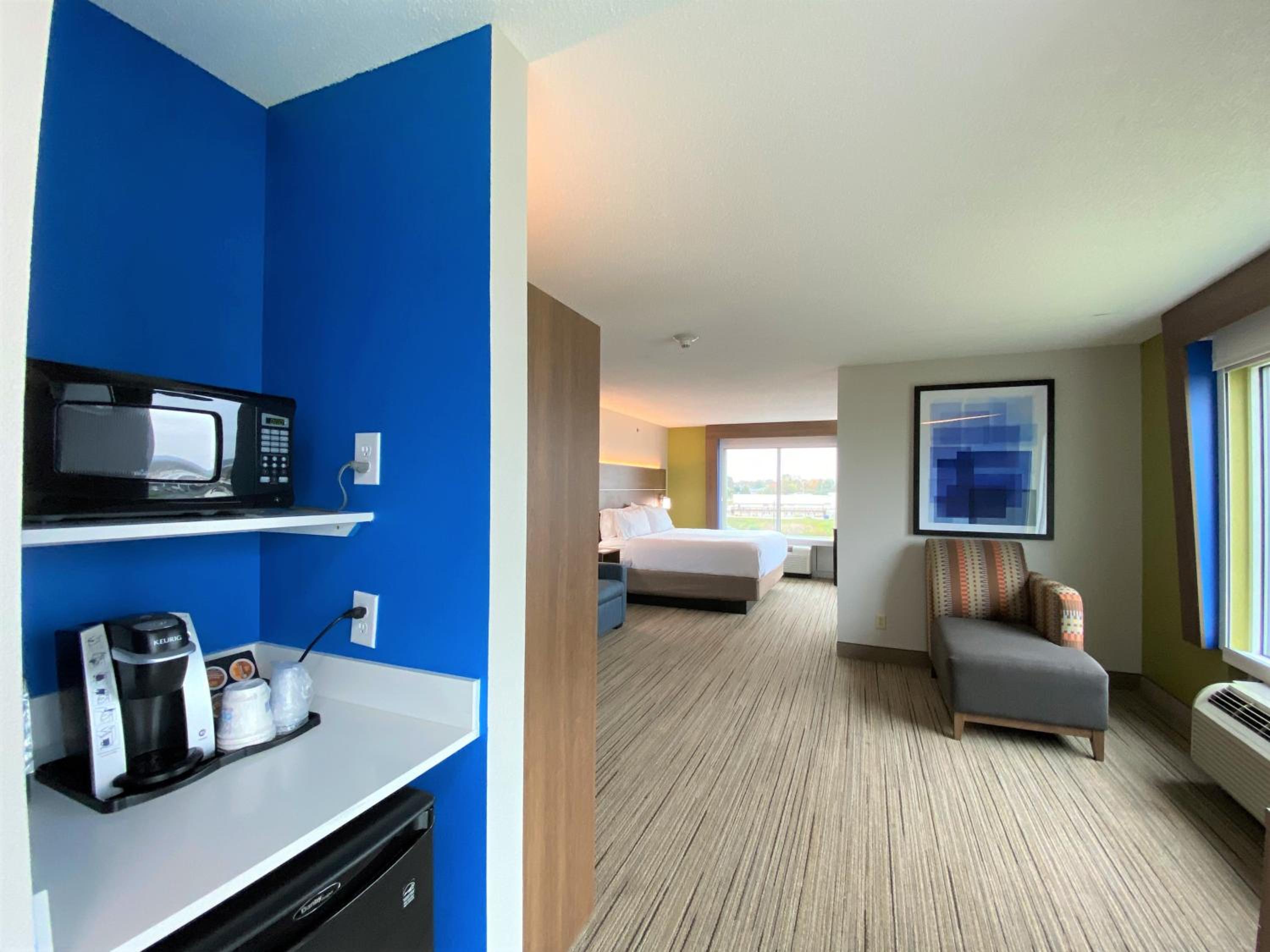 Somerset Vacations - Holiday Inn Express Hotel  Suites Somerset Central, an IHG Hotel - Property Image 34