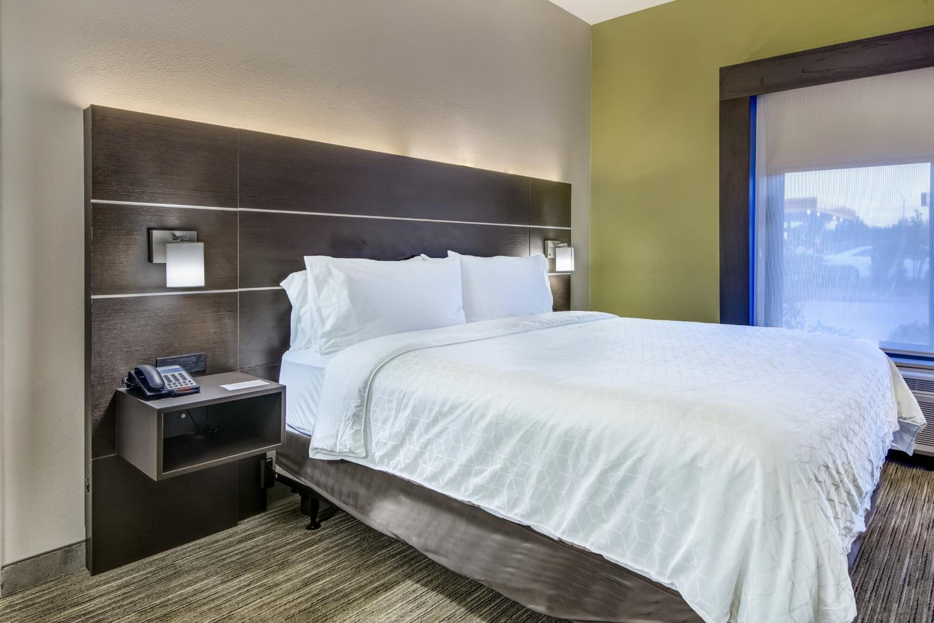 Longview Vacations - Holiday Inn Express Suites Longview North, an IHG Hotel - Property Image 27
