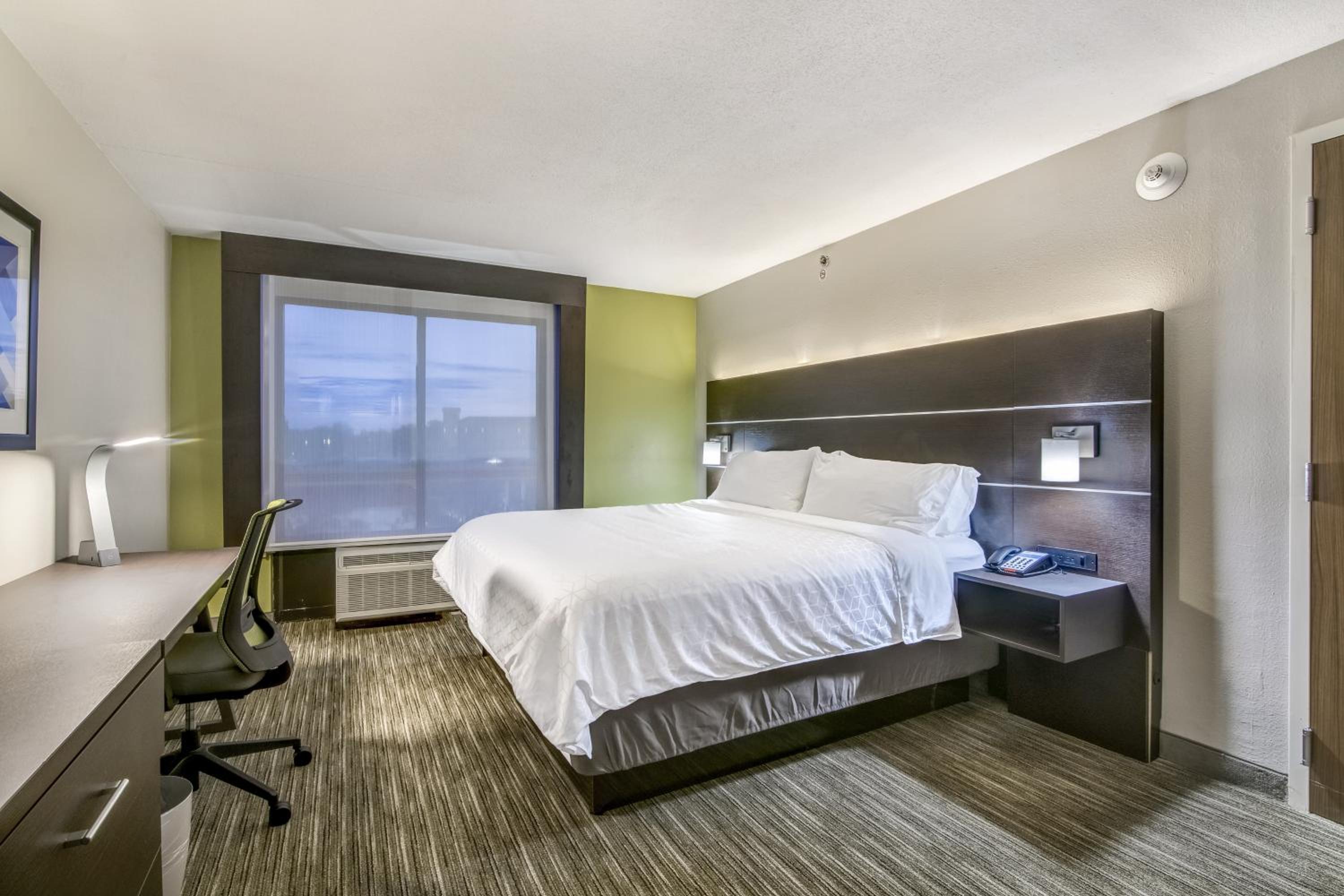 Longview Vacations - Holiday Inn Express Suites Longview North, an IHG Hotel - Property Image 34
