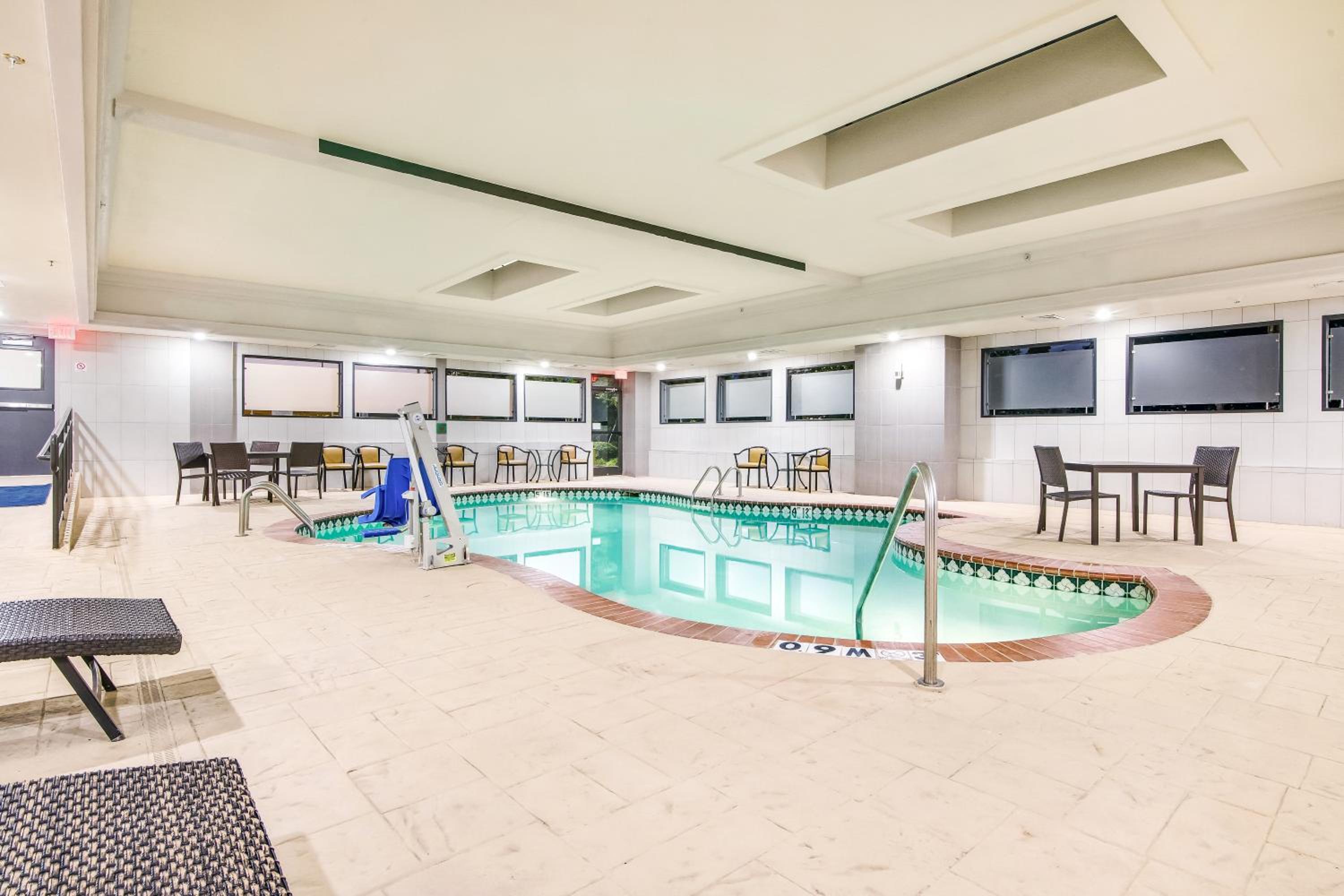 Longview Vacations - Holiday Inn Express Suites Longview North, an IHG Hotel - Property Image 18