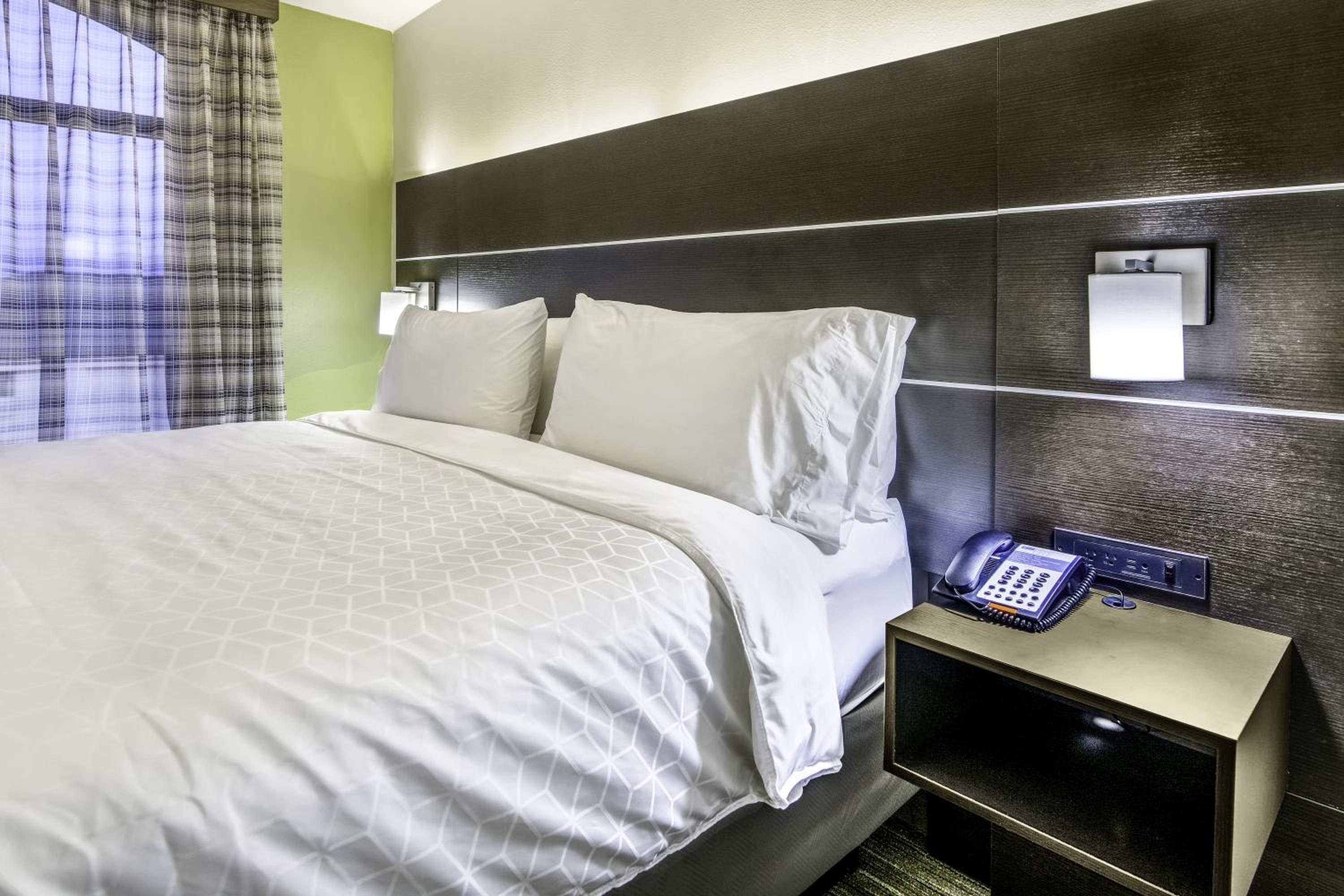 Longview Vacations - Holiday Inn Express Suites Longview North, an IHG Hotel - Property Image 36