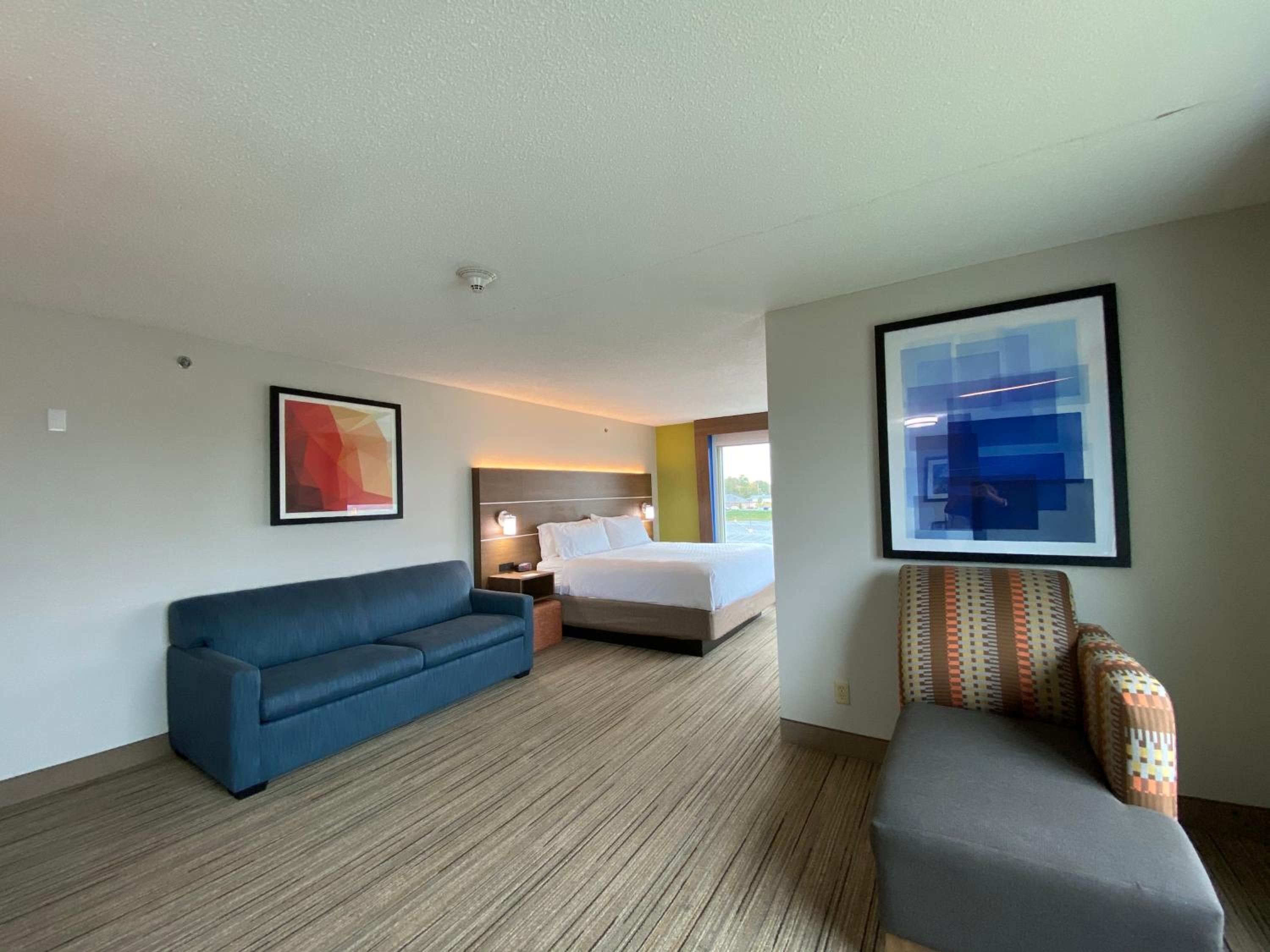 Somerset Vacations - Holiday Inn Express Hotel  Suites Somerset Central, an IHG Hotel - Property Image 37