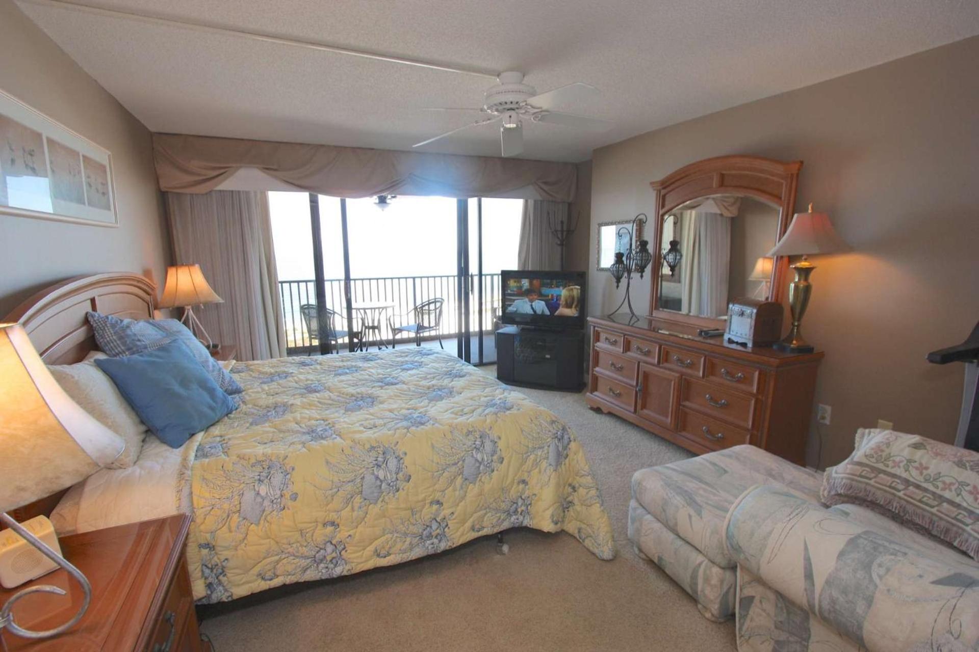 1208 Lighthouse Towers