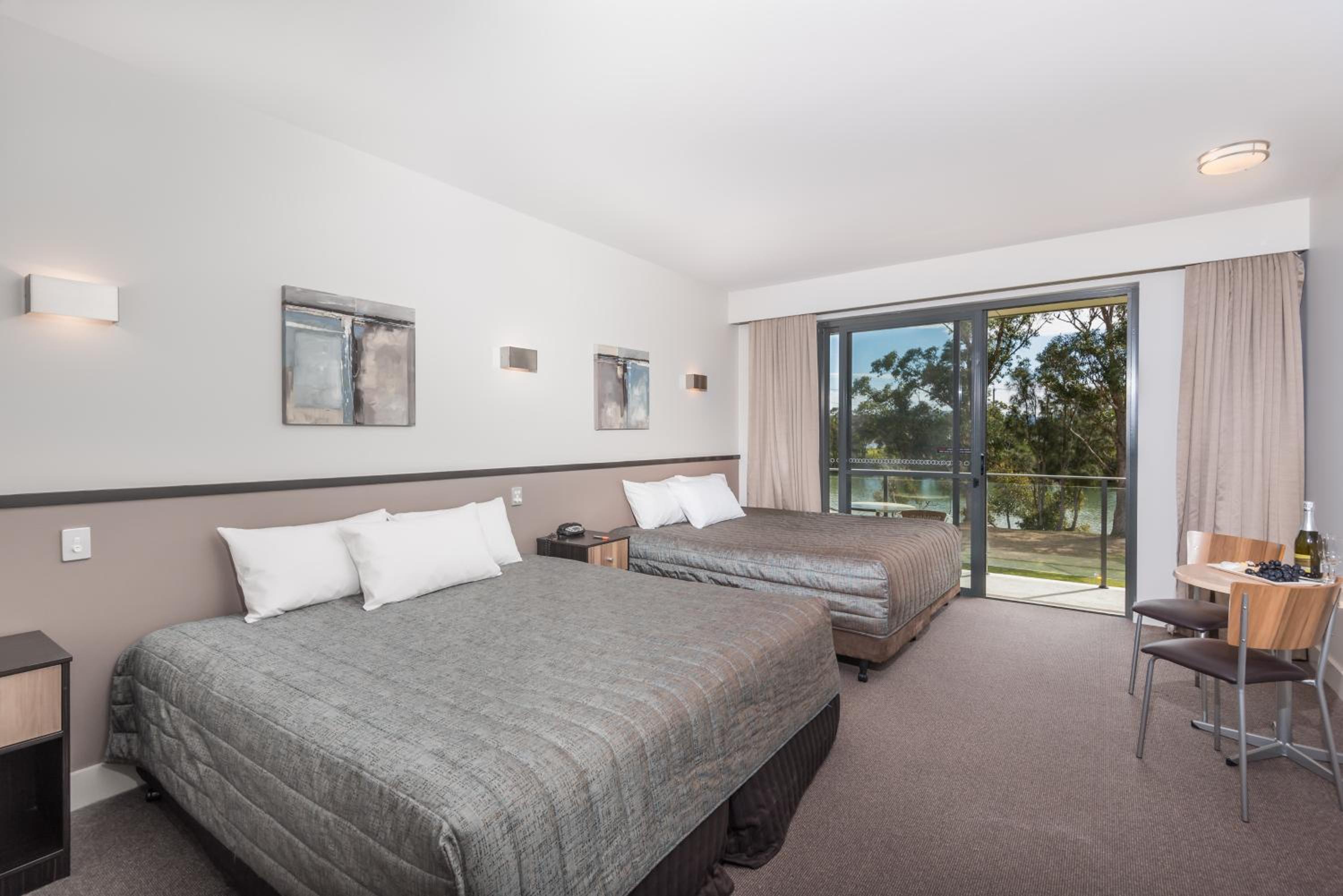 Macquarie 4 Star