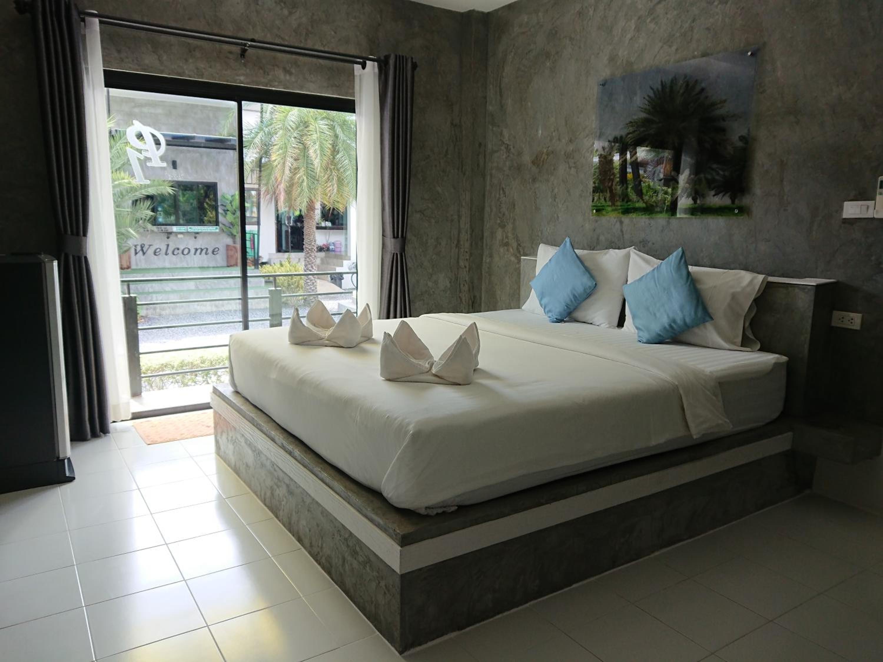 Lopburi Palm Resort view 4