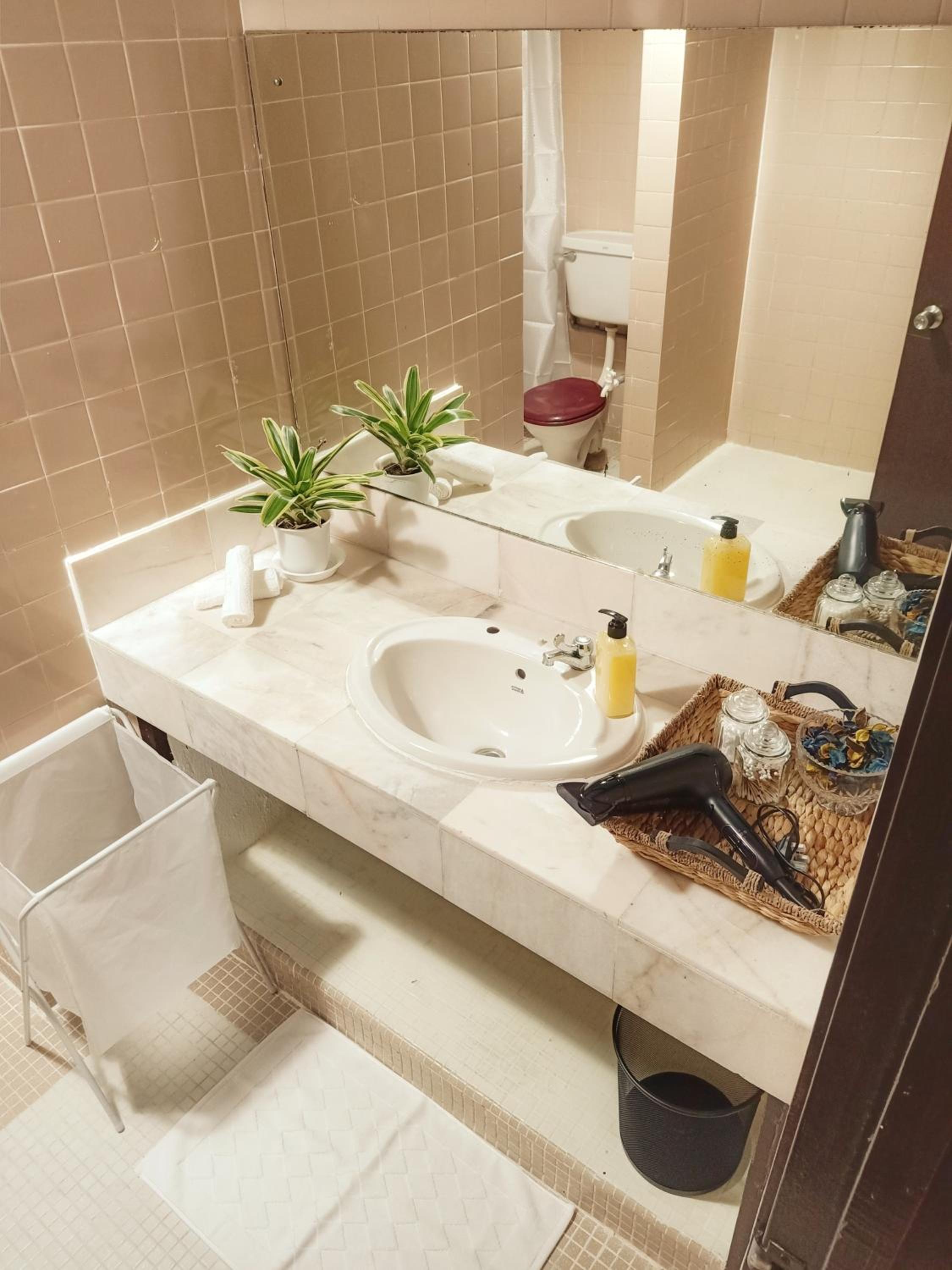 FAMISA Eastern Gold Service Apartment photo 7
