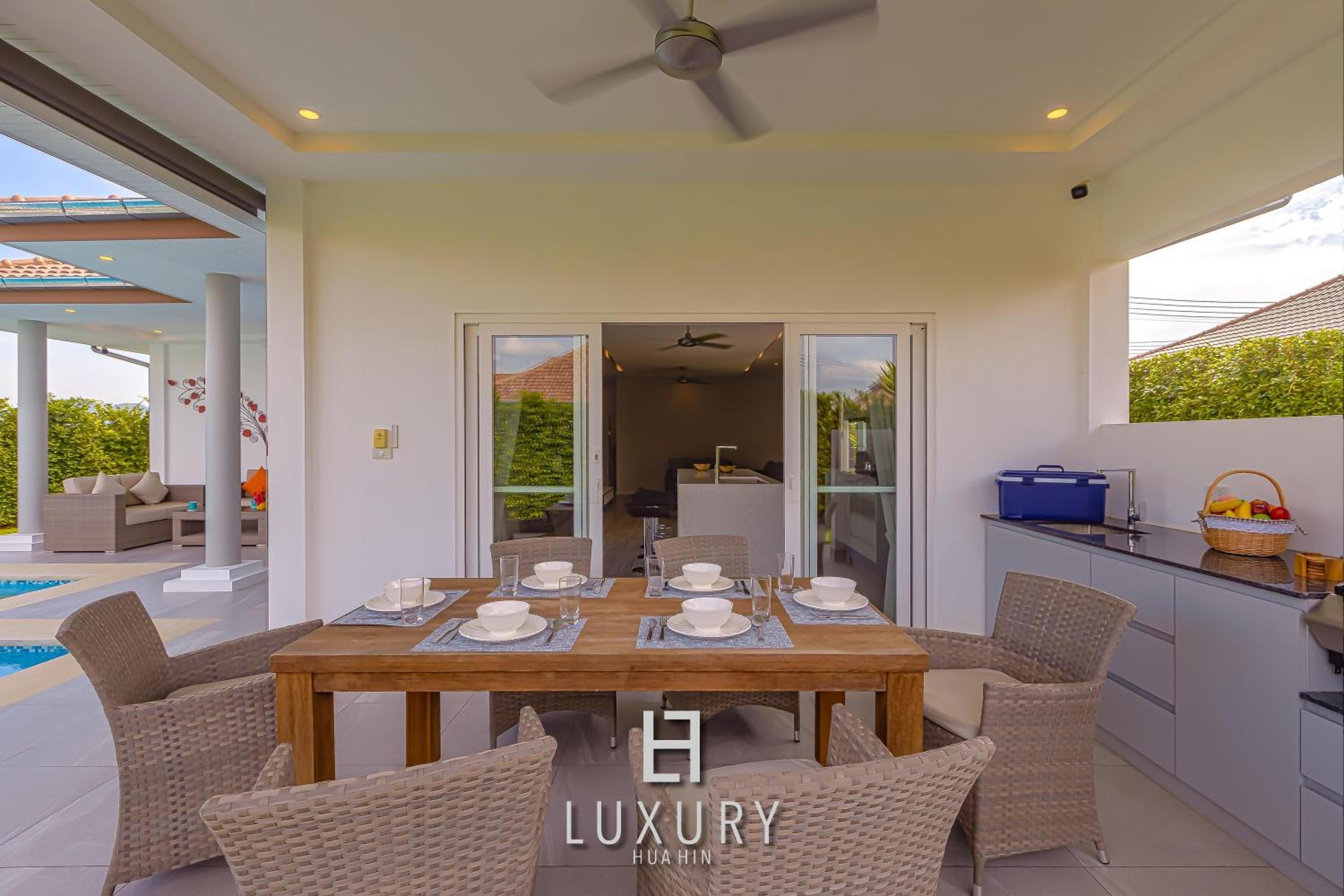Modern 3 Bedroom Private Pool Villa - MP67 view 4